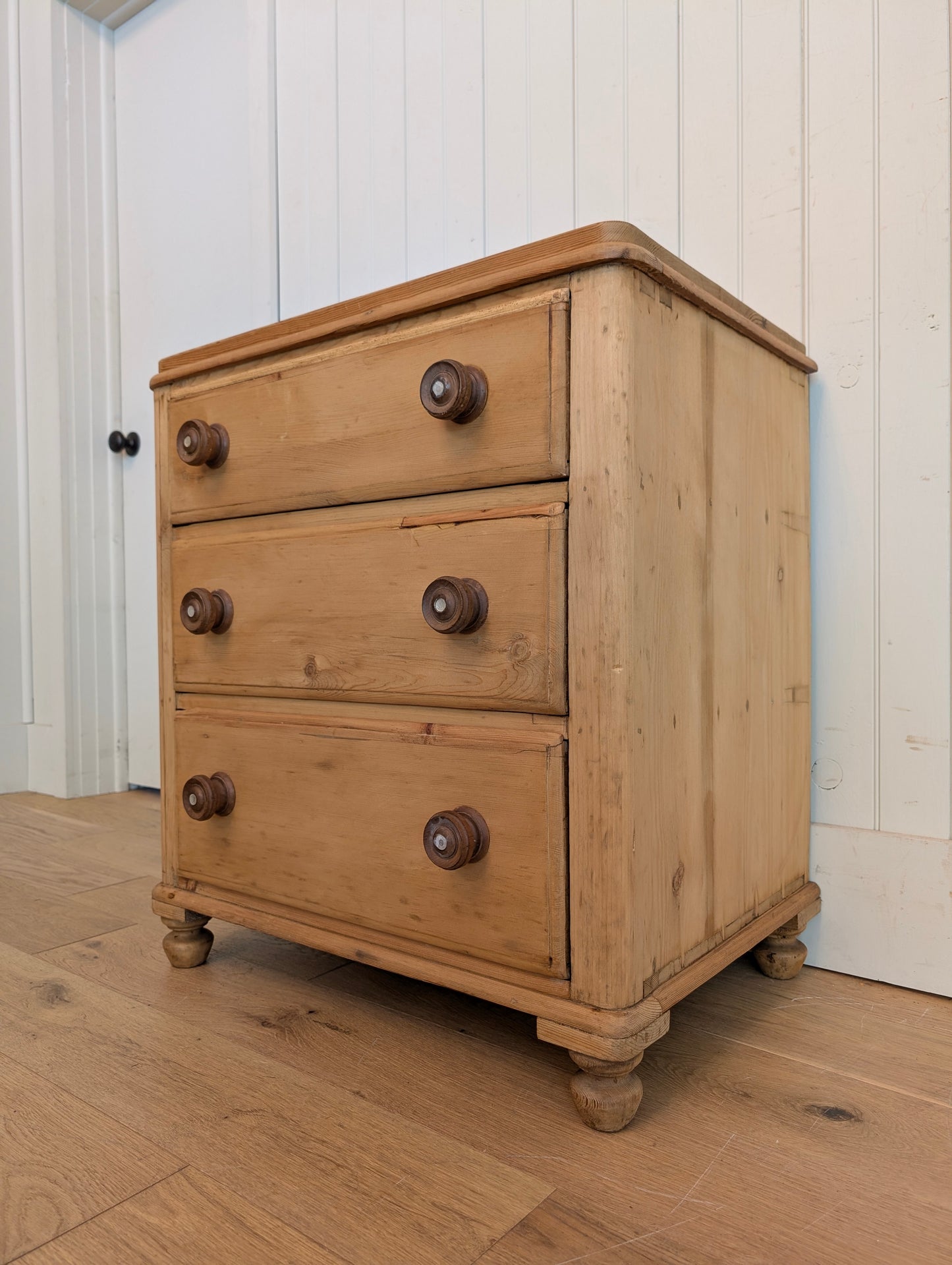 Petite 3 Drawer Chest