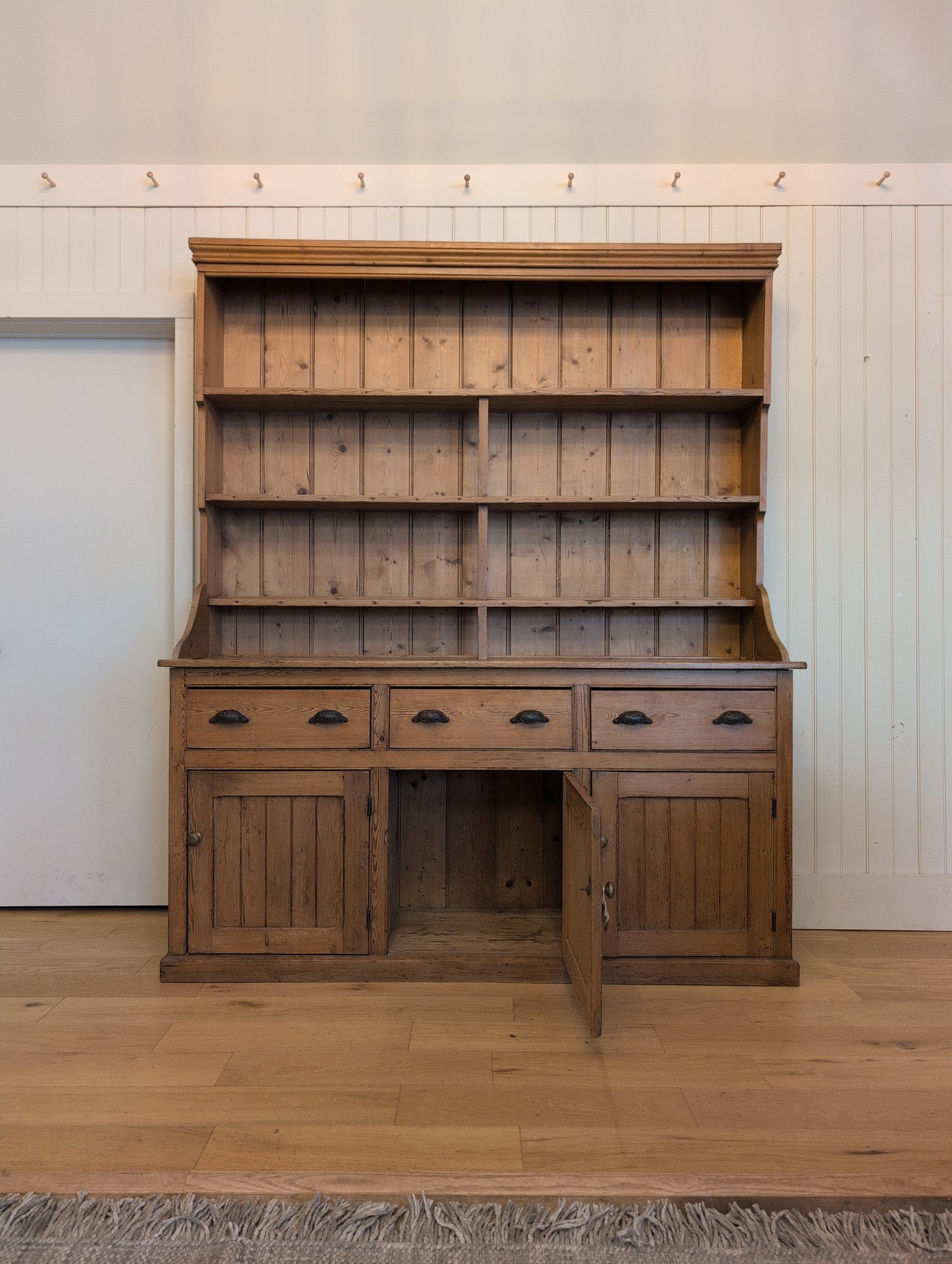 3 Over 3 Graduated Shelving Hutch