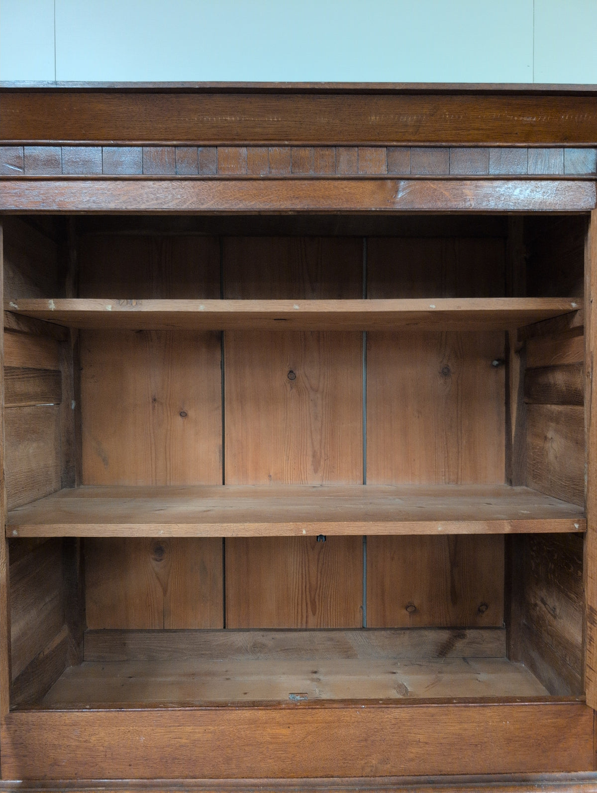 English Oak 2 Over 2 Linen Press