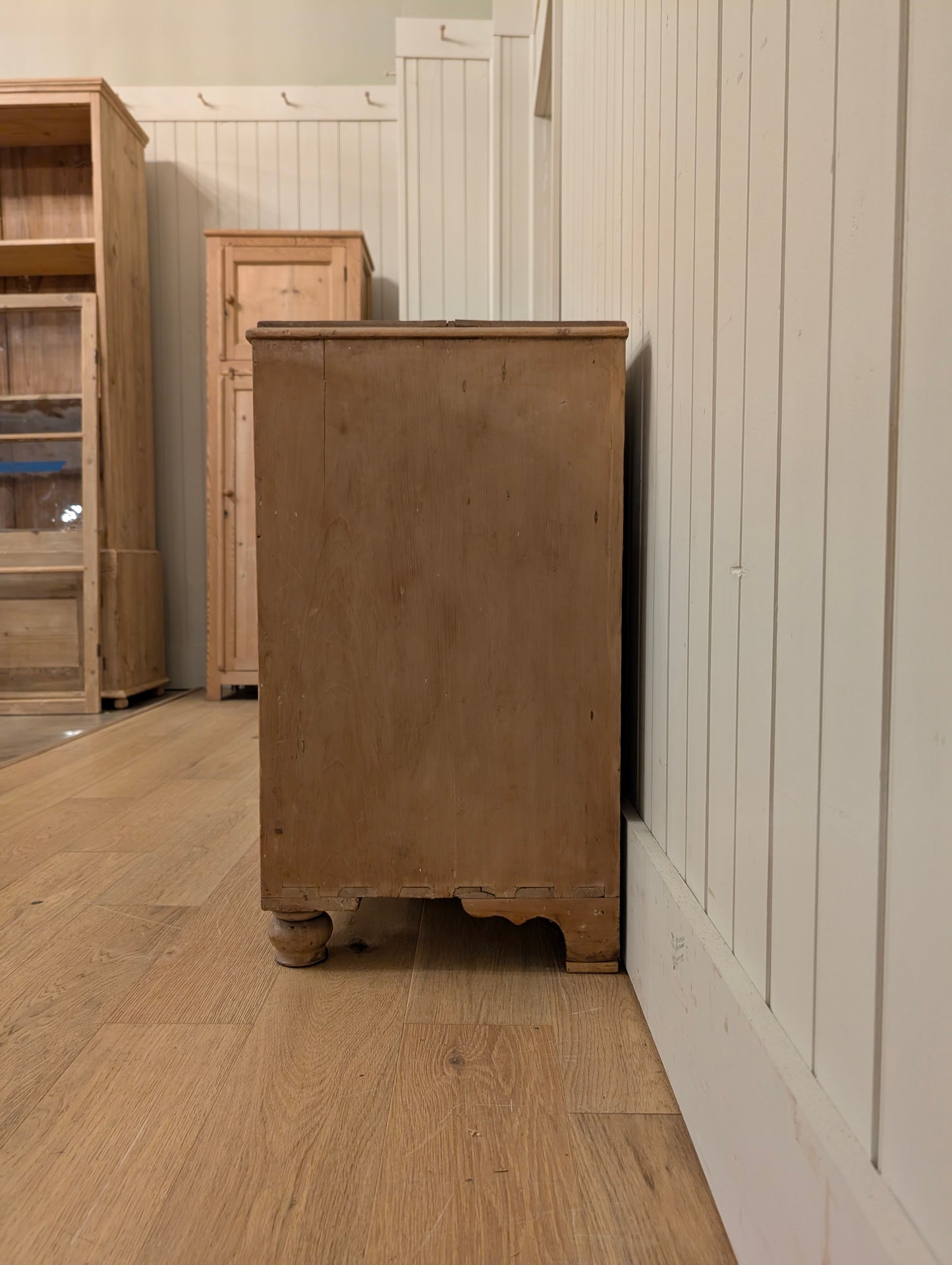 Stout Pine 2 Over 2 Chest