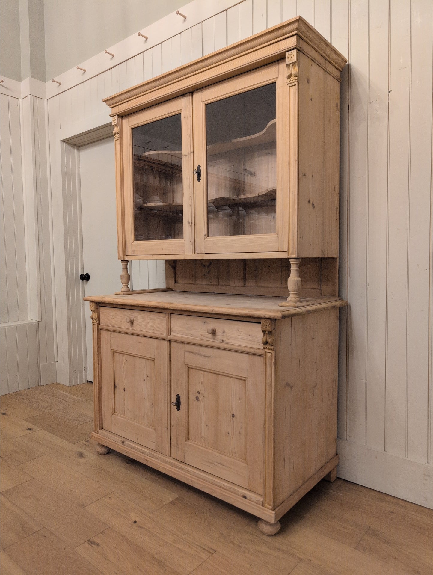European Stripped Pine Hutch