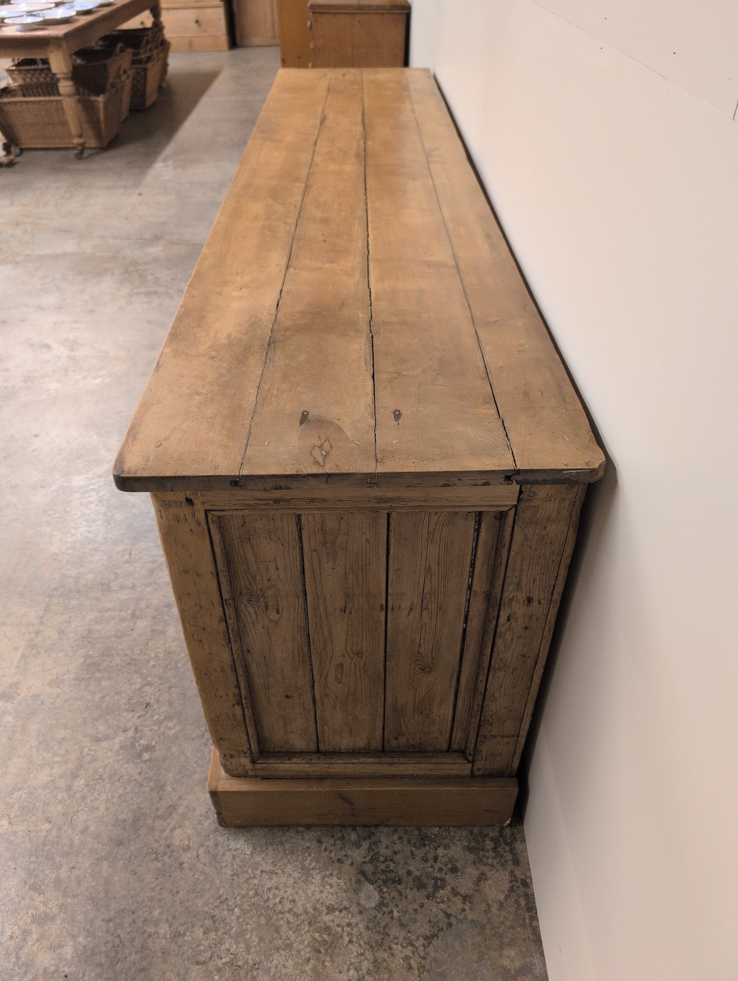 Scalloped Door 8ft Sideboard