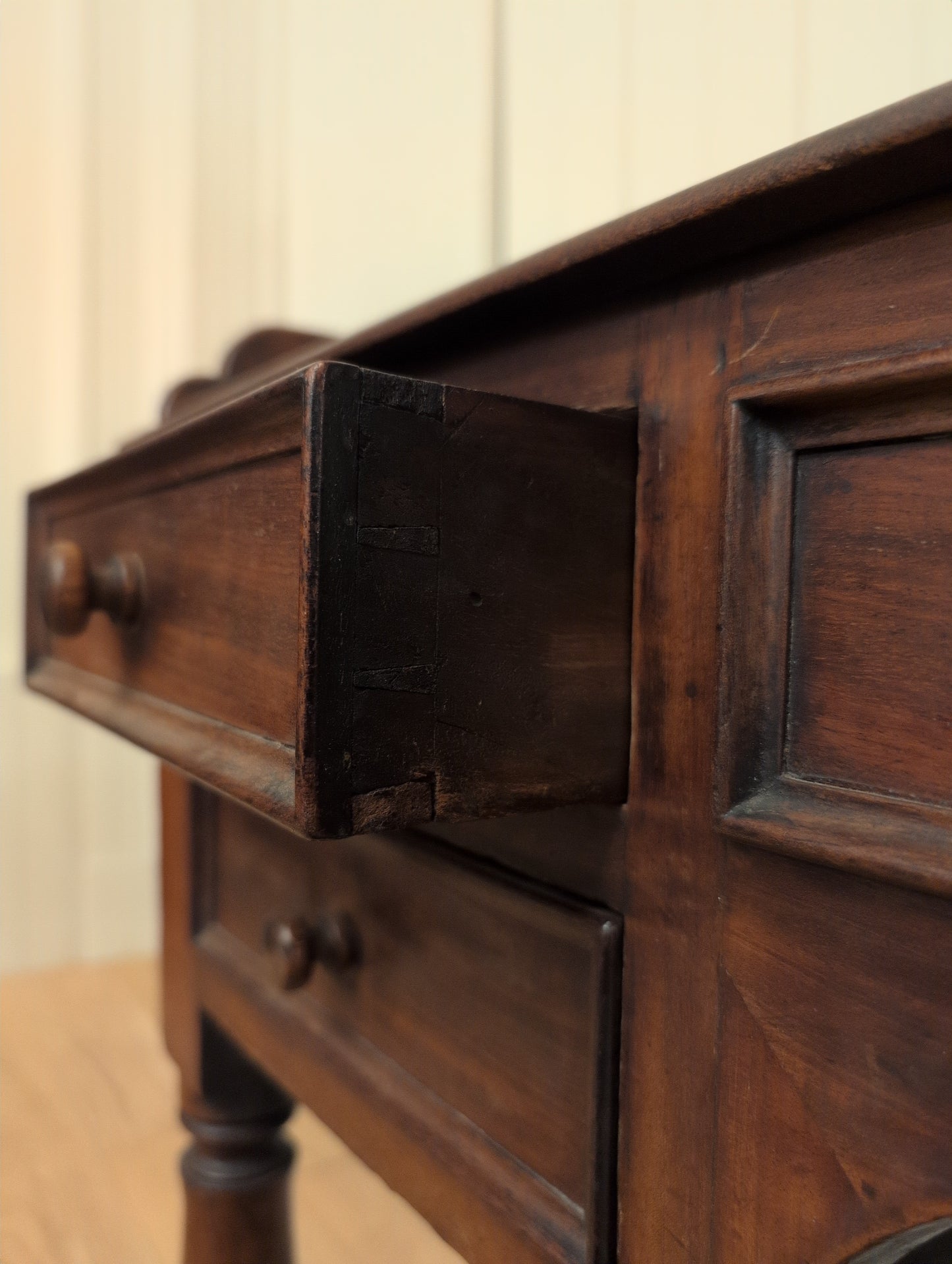 Mahogany Vanity Table