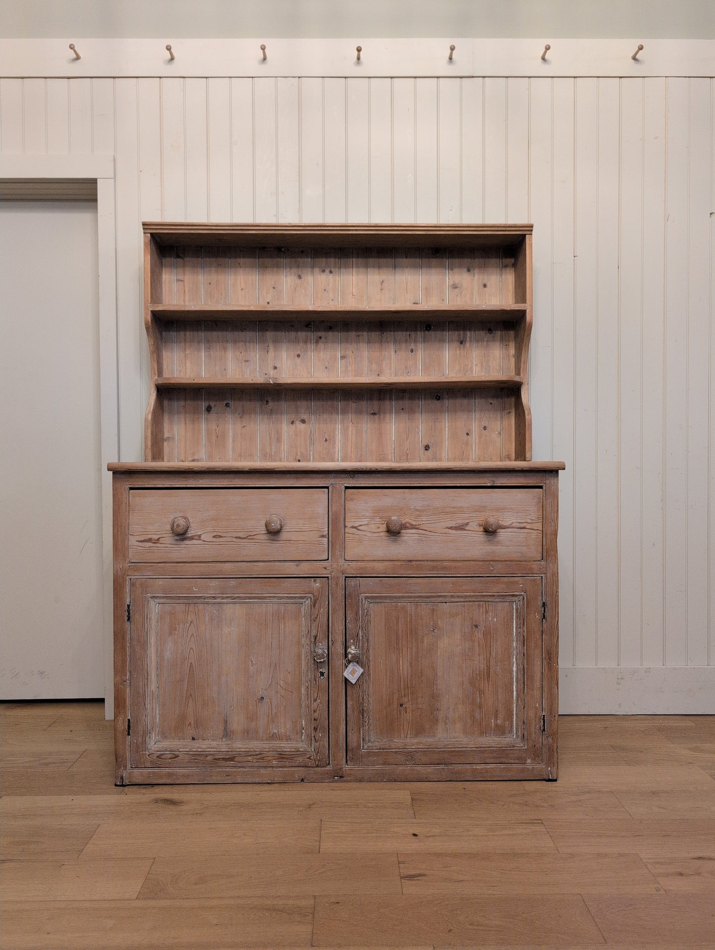 Stout English Pine Hutch