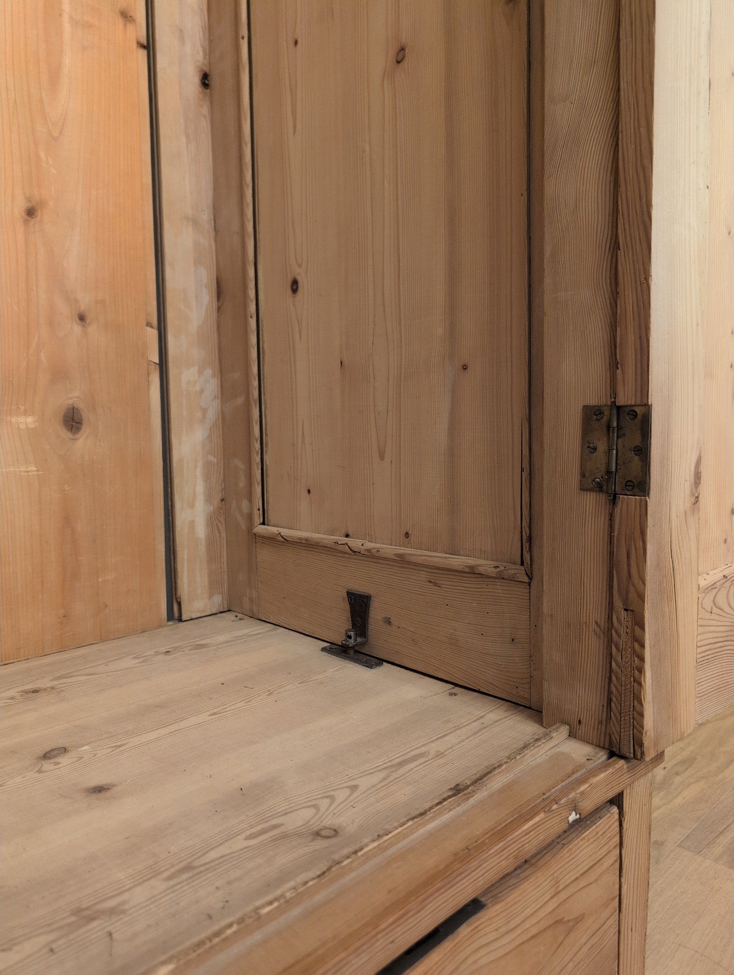 English Pine Triple Door Knockdown