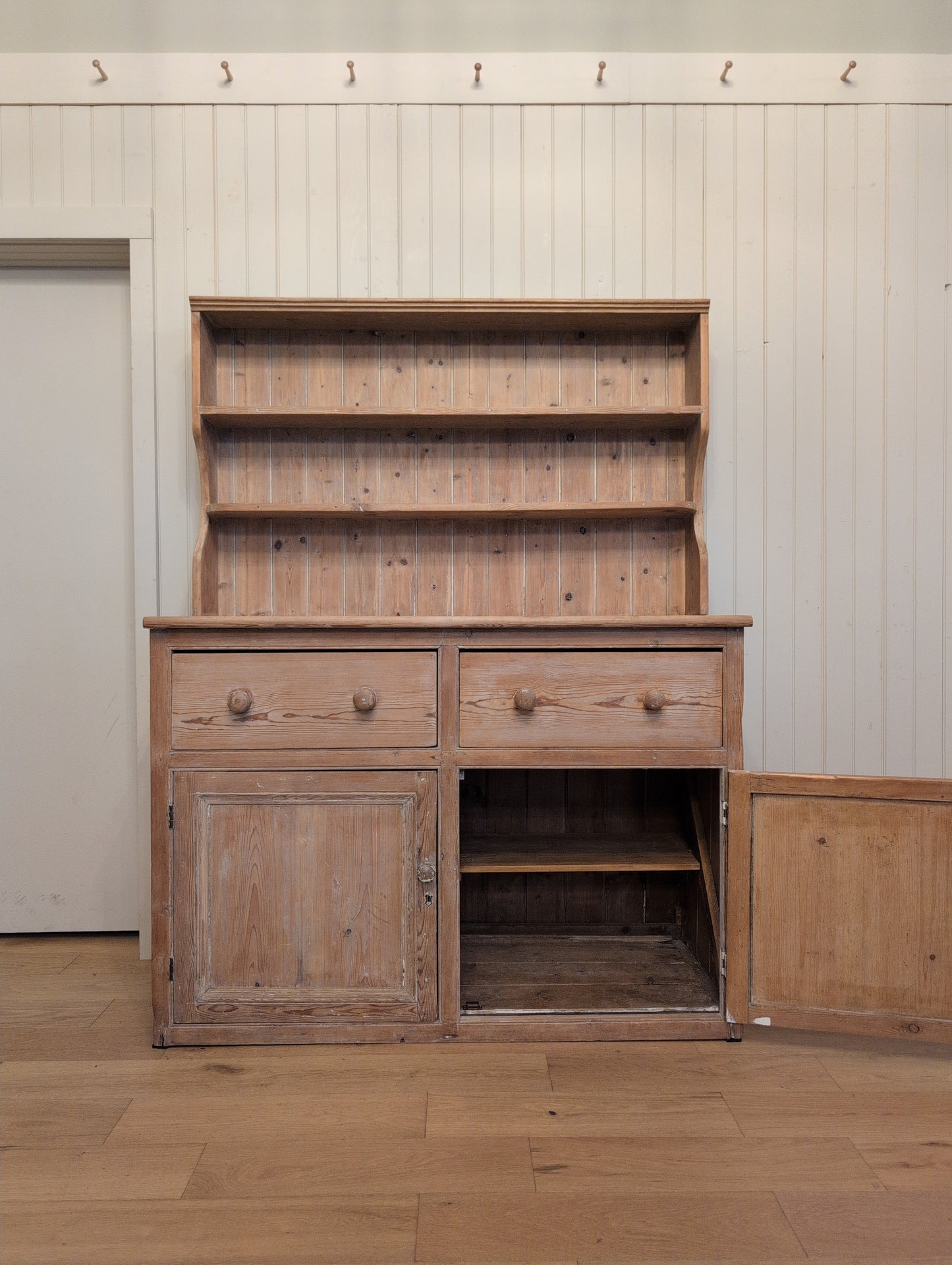 Stout English Pine Hutch