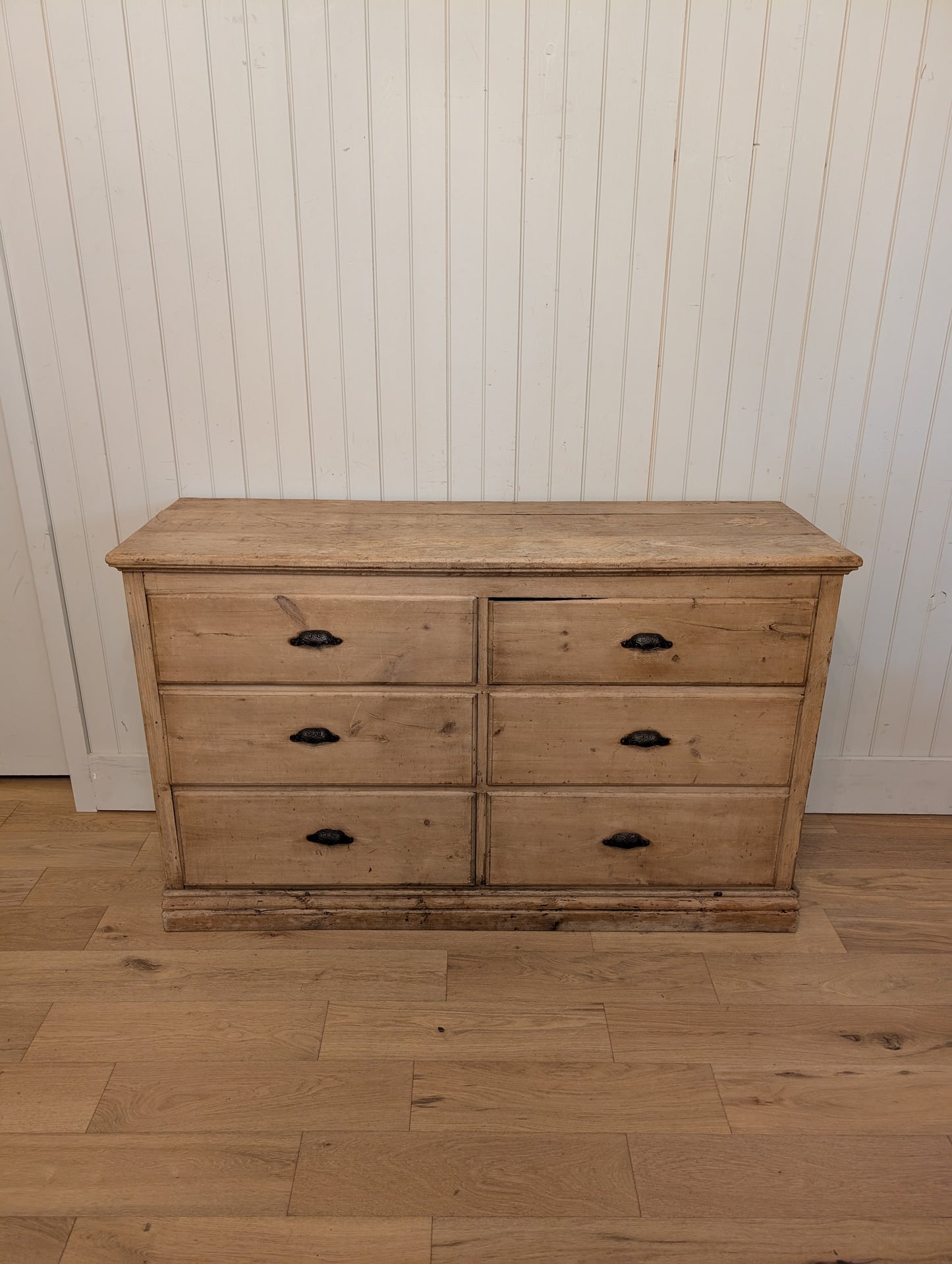 Bank of 6 Drawers
