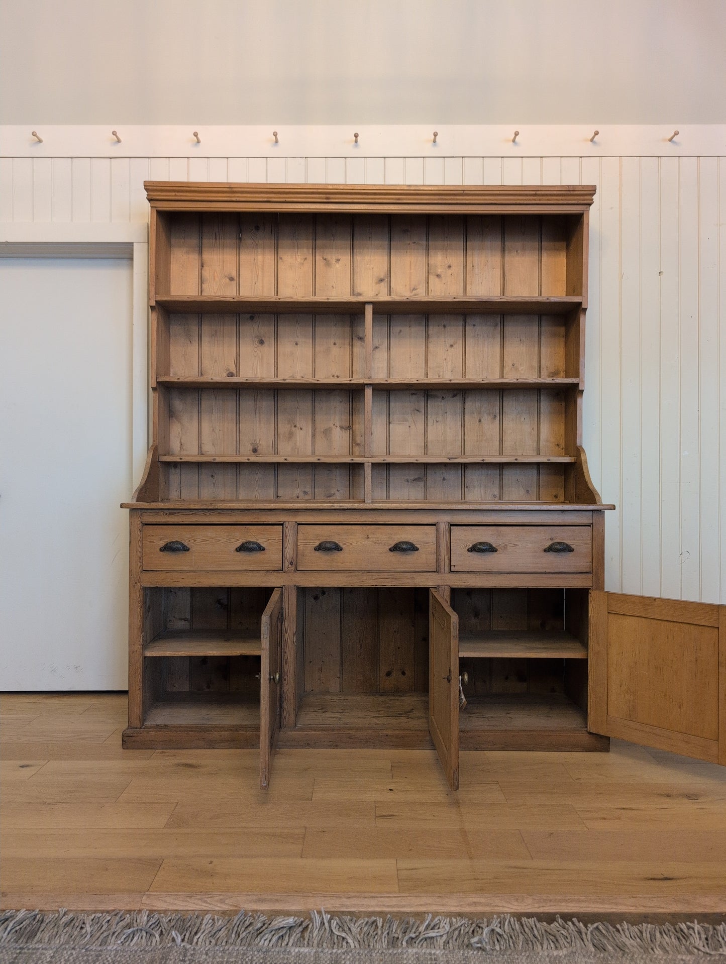 3 Over 3 Graduated Shelving Hutch