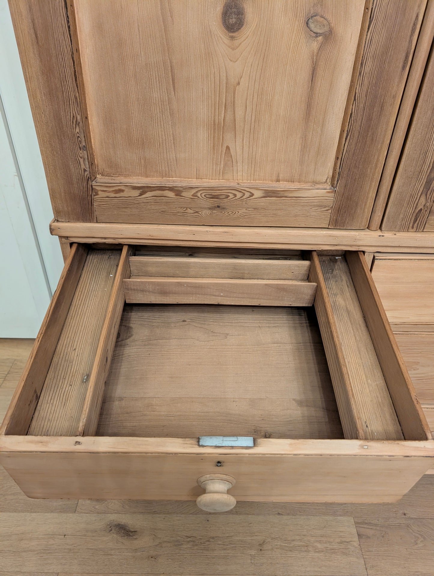 English Pine Linen Press