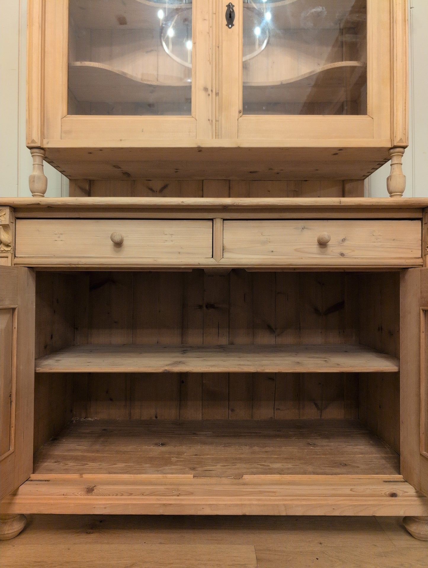 European Stripped Pine Hutch