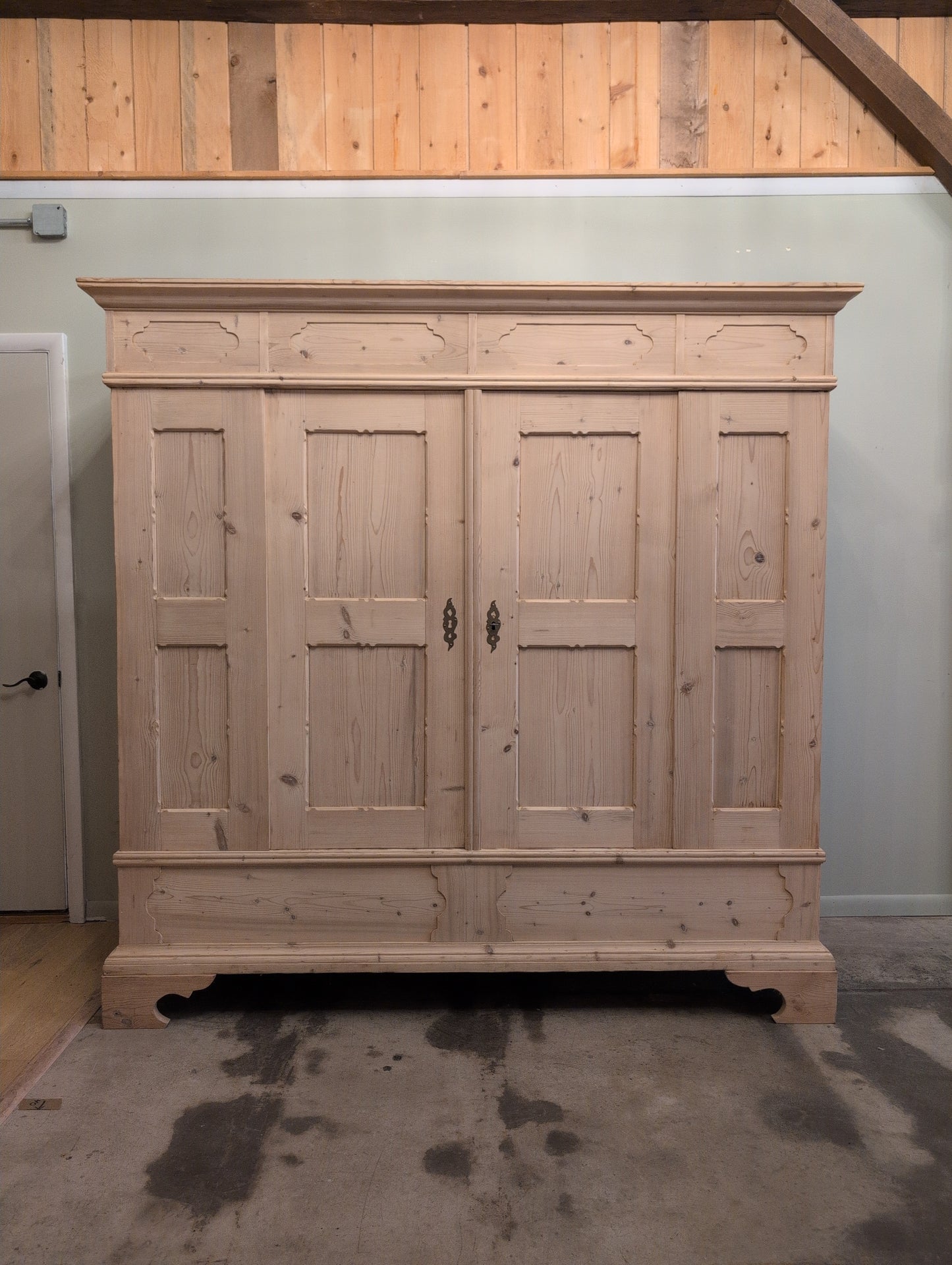 Grand Stripped Pine German Wardrobe