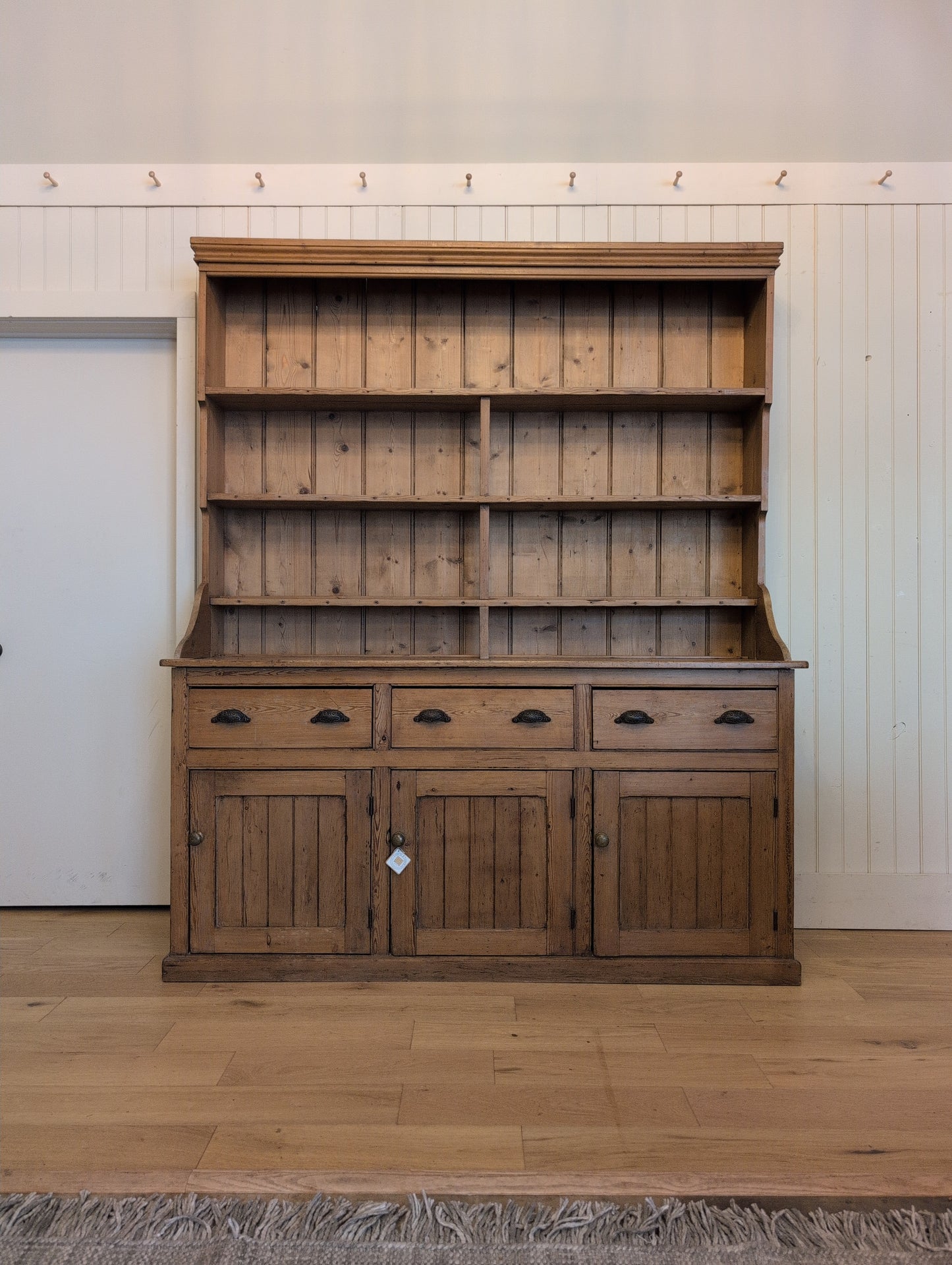 3 Over 3 Graduated Shelving Hutch