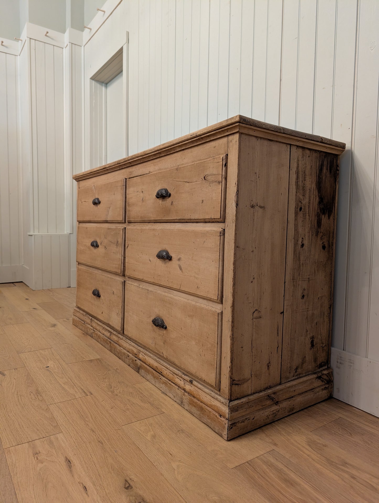 Bank of 6 Drawers