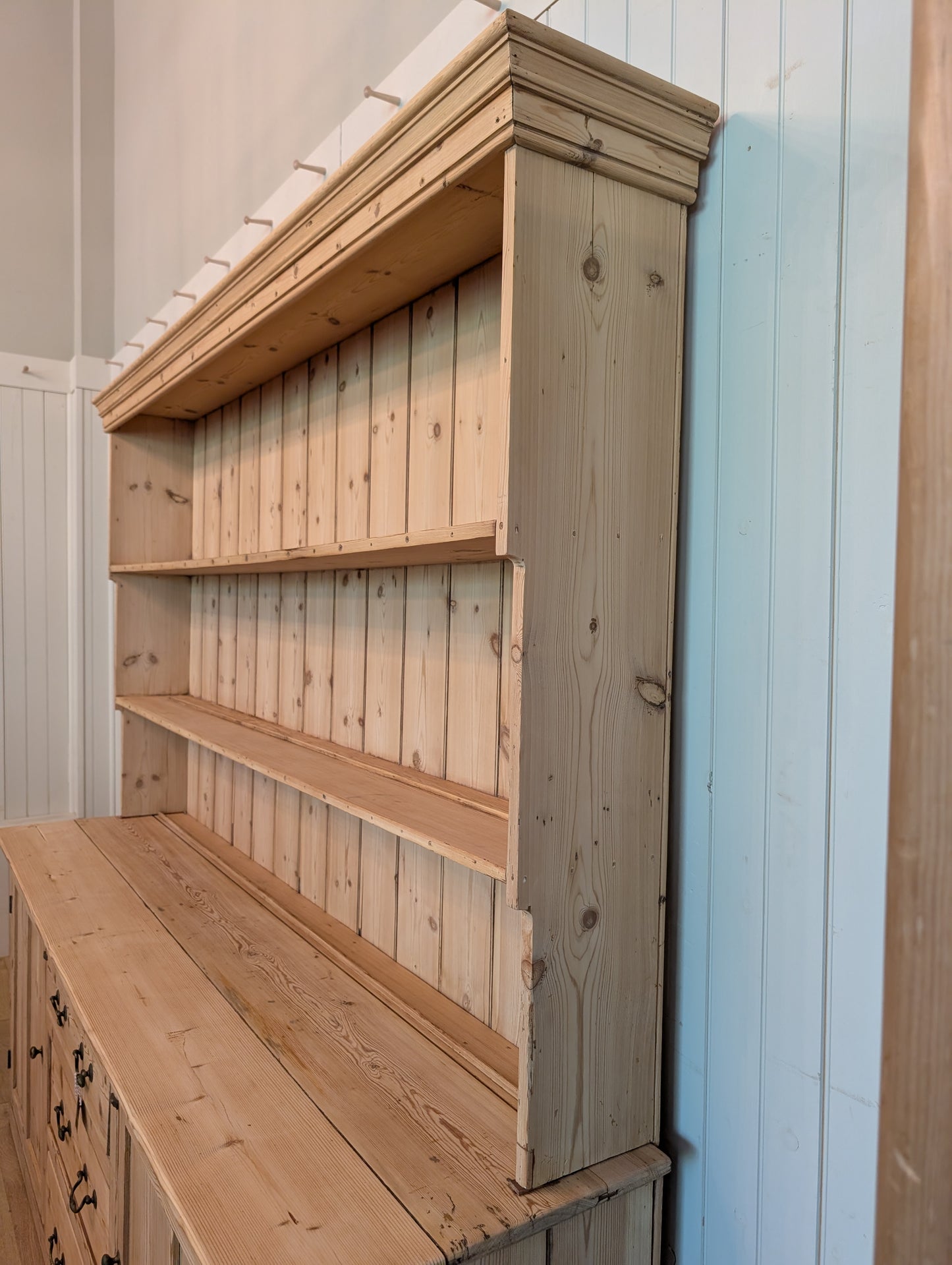 7ft+ Graduated Shelving Pine Hutch
