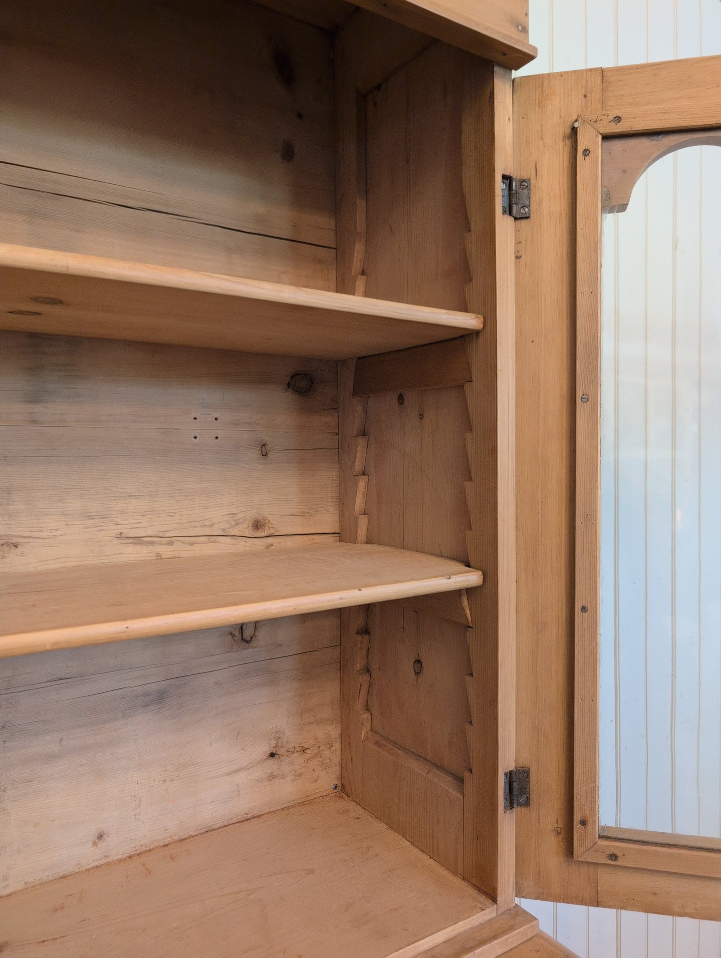 Glazed Arch Door Pine Hutch