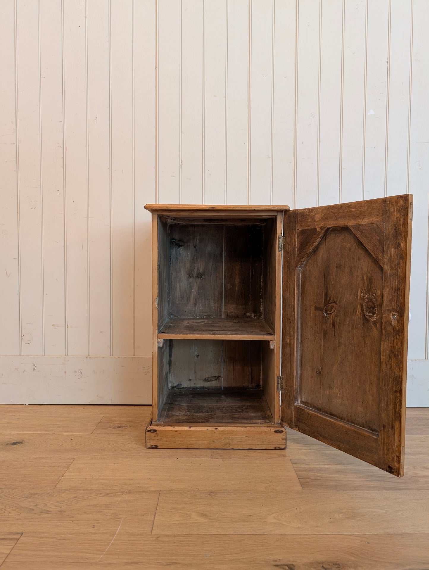 Arch Door Bedside Cupboard