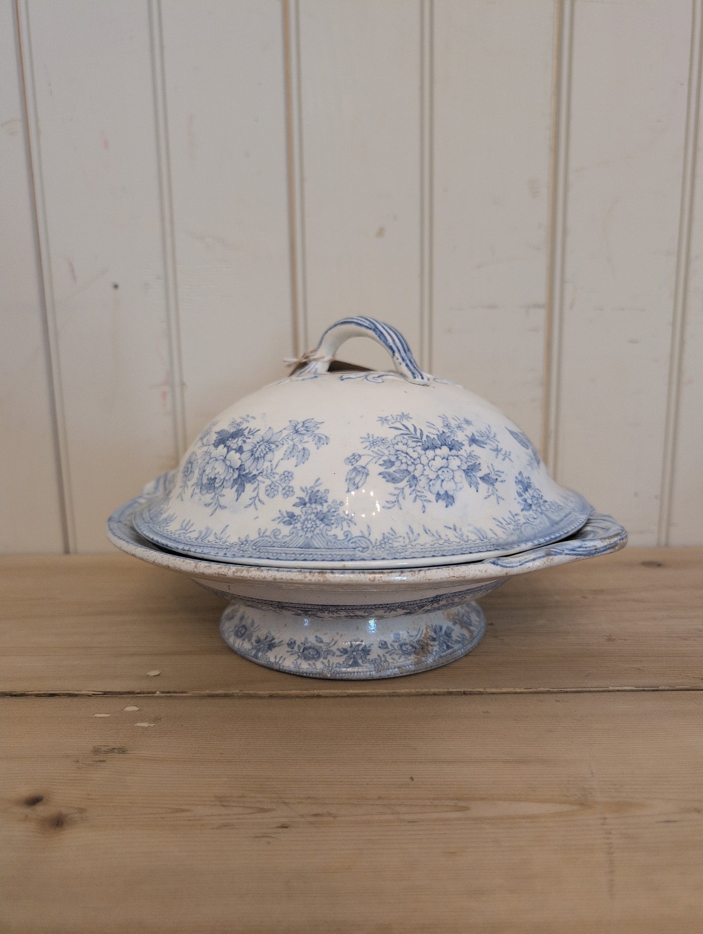Asiatic Pheasant Round Tureen with Lid