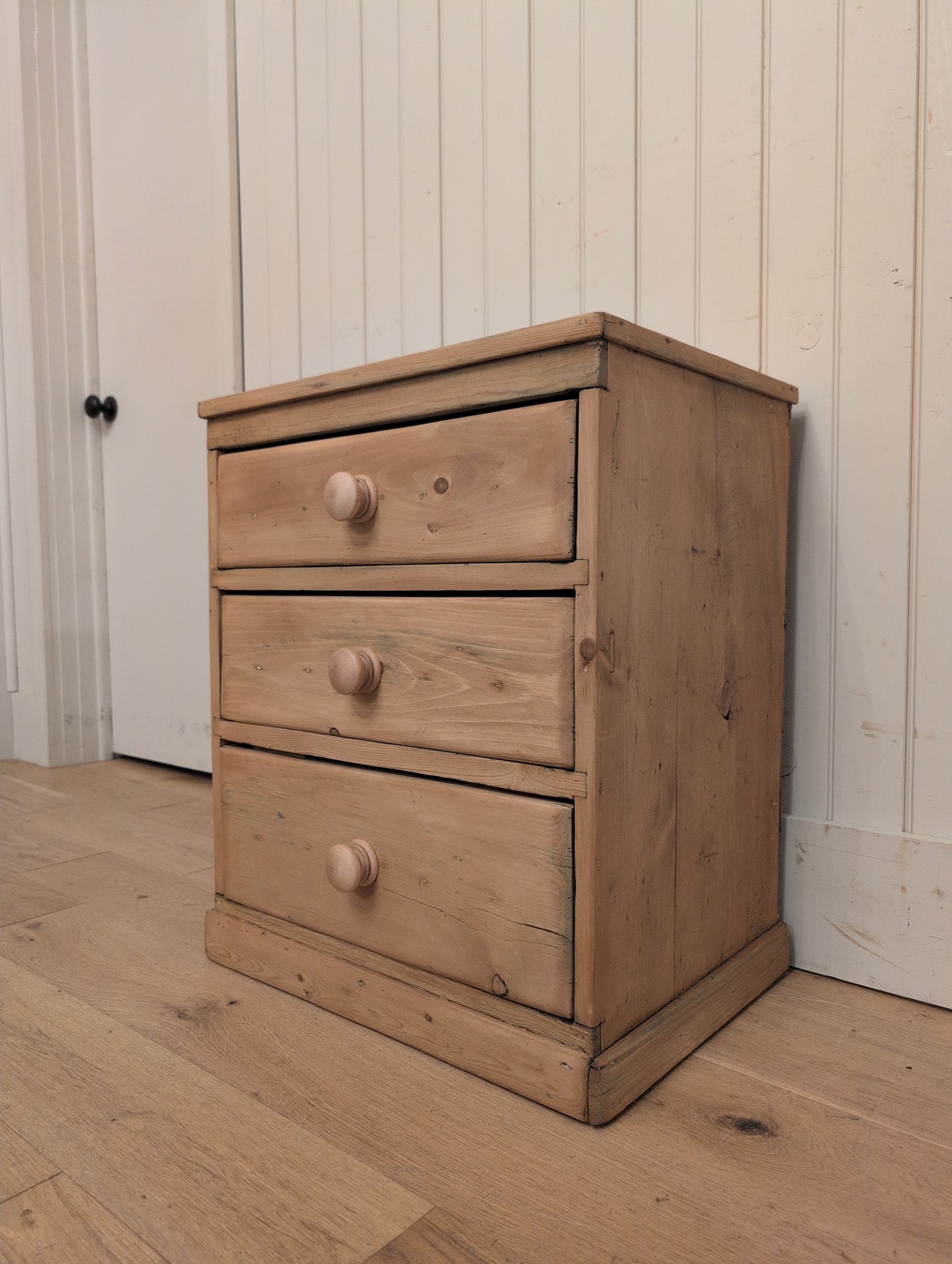 3 Drawer Bedside Cupboard