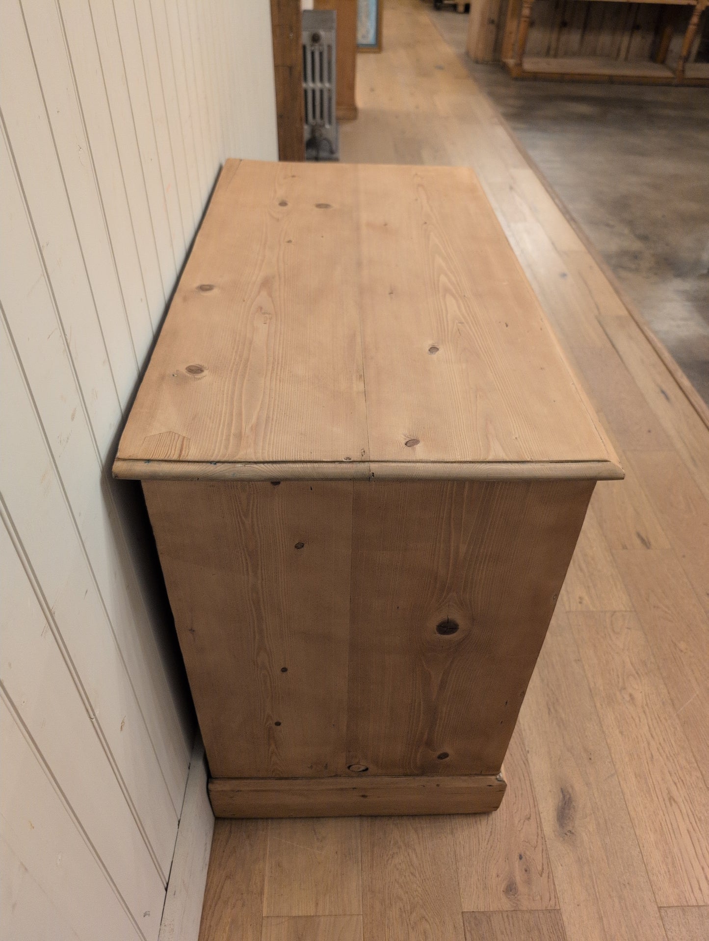 Victorian Pine 2/2 Chest - Plinth