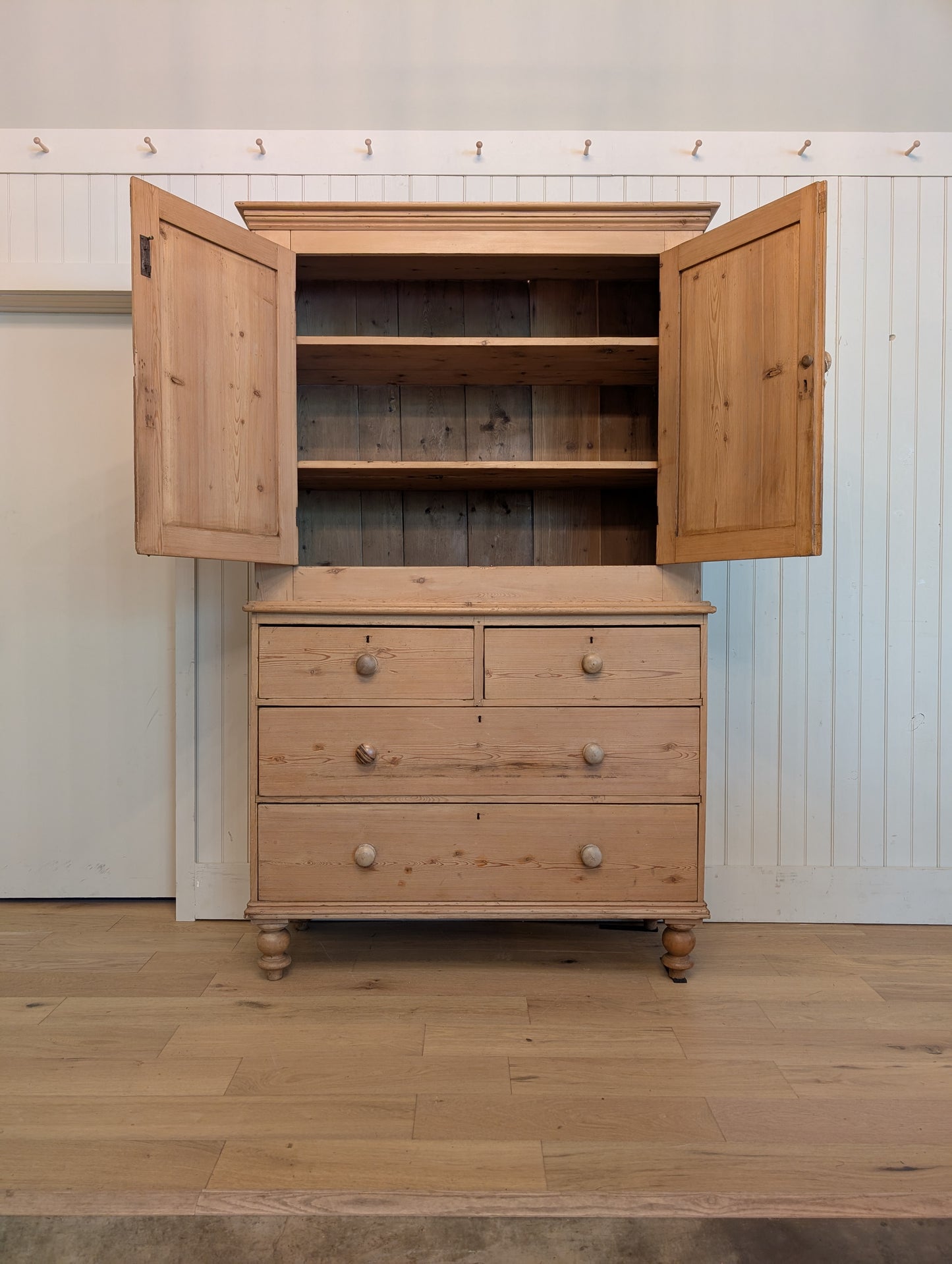 Mellow Pine Linen Press