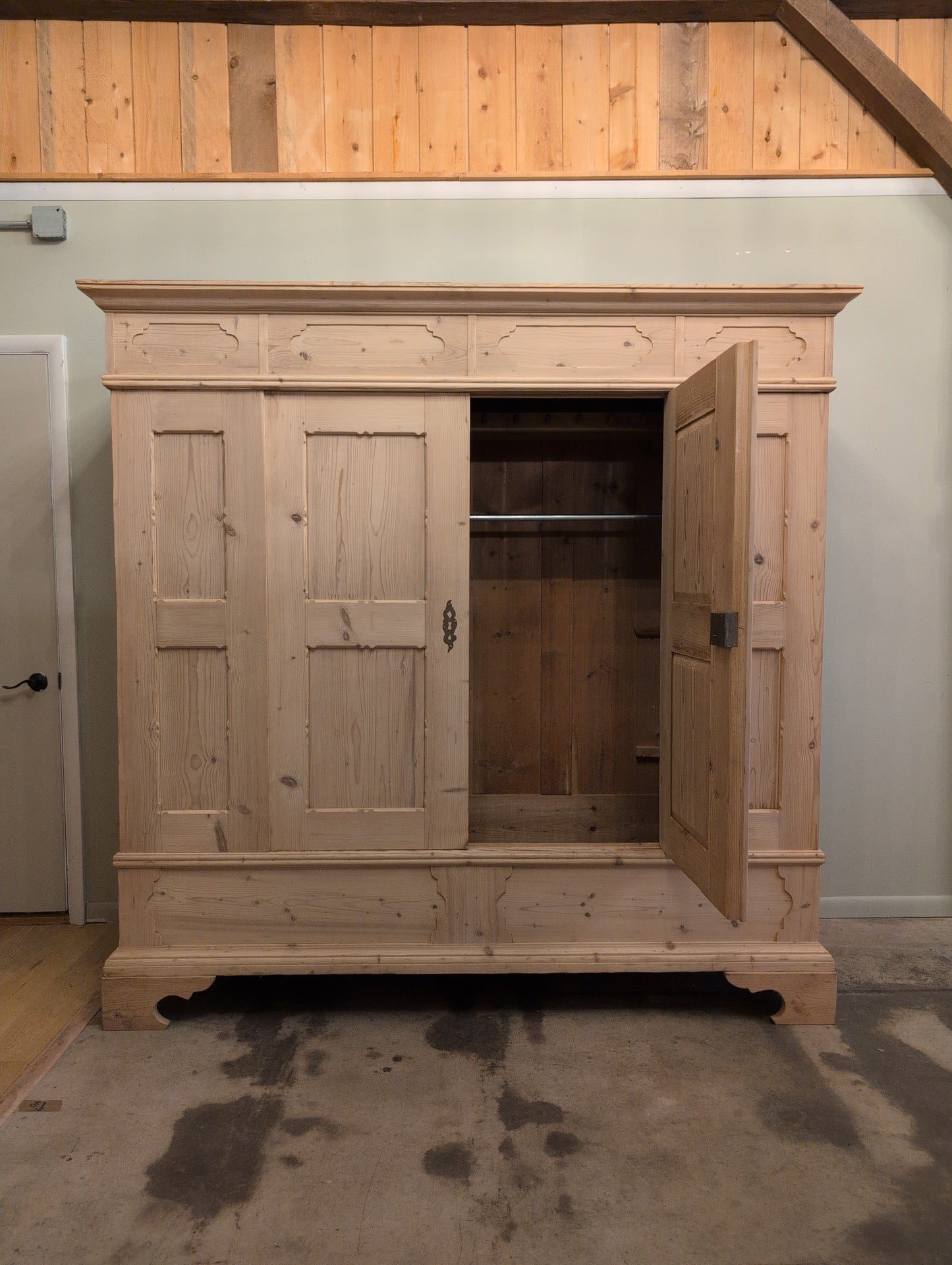 Grand Stripped Pine German Wardrobe