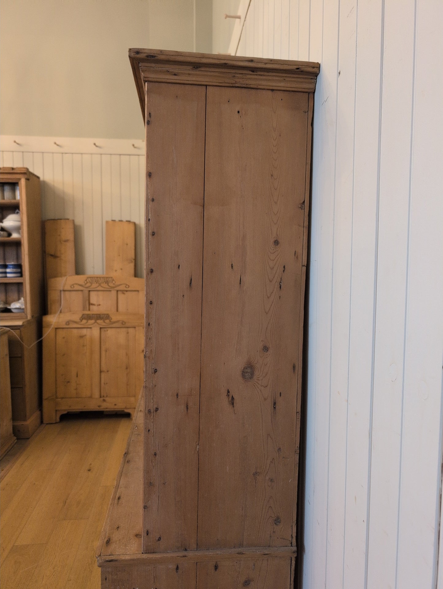 Glazed Double Arch Dresser