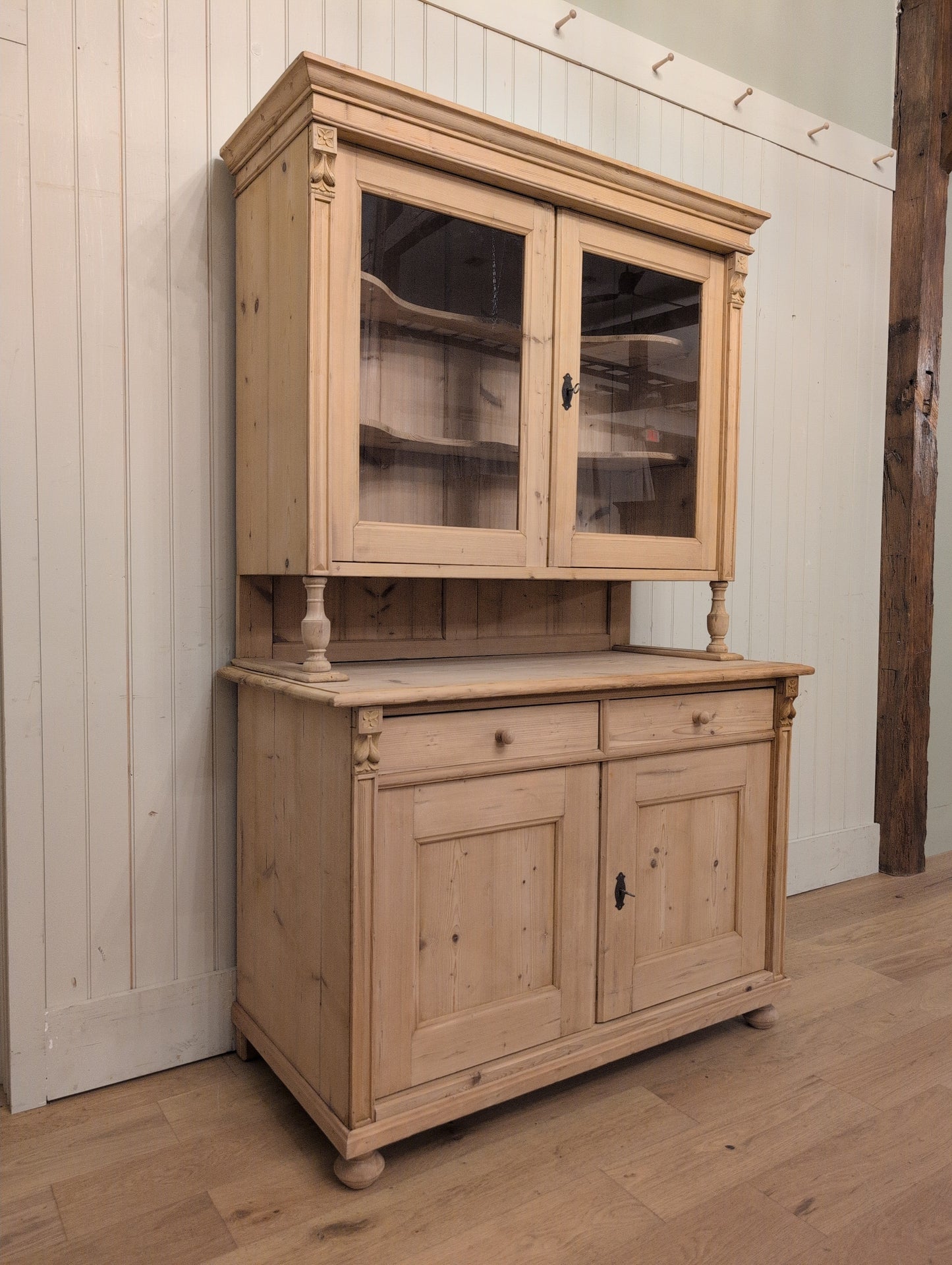 European Stripped Pine Hutch