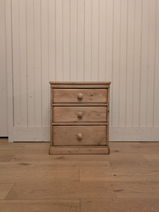 3 Drawer Bedside Cupboard