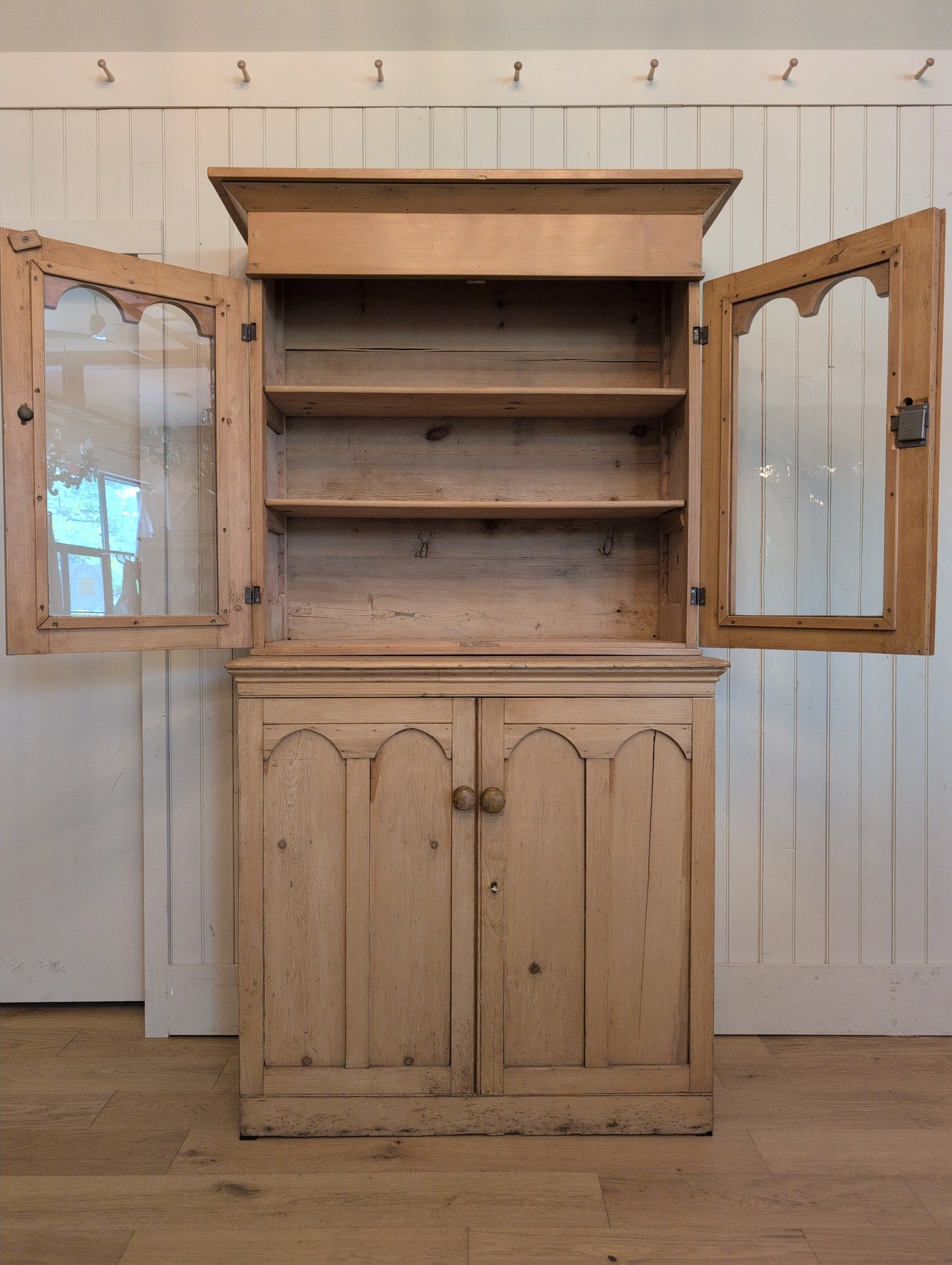 Glazed Arch Door Pine Hutch