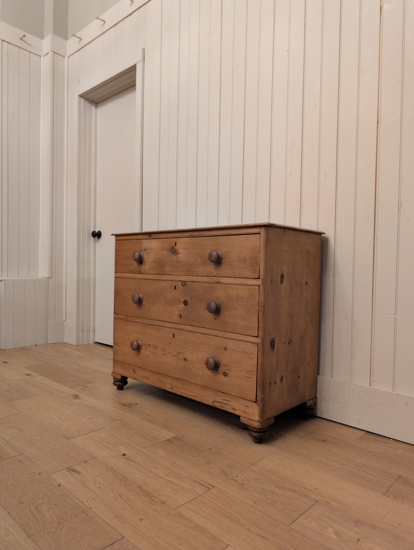 English Pine 3 Drawer Chest