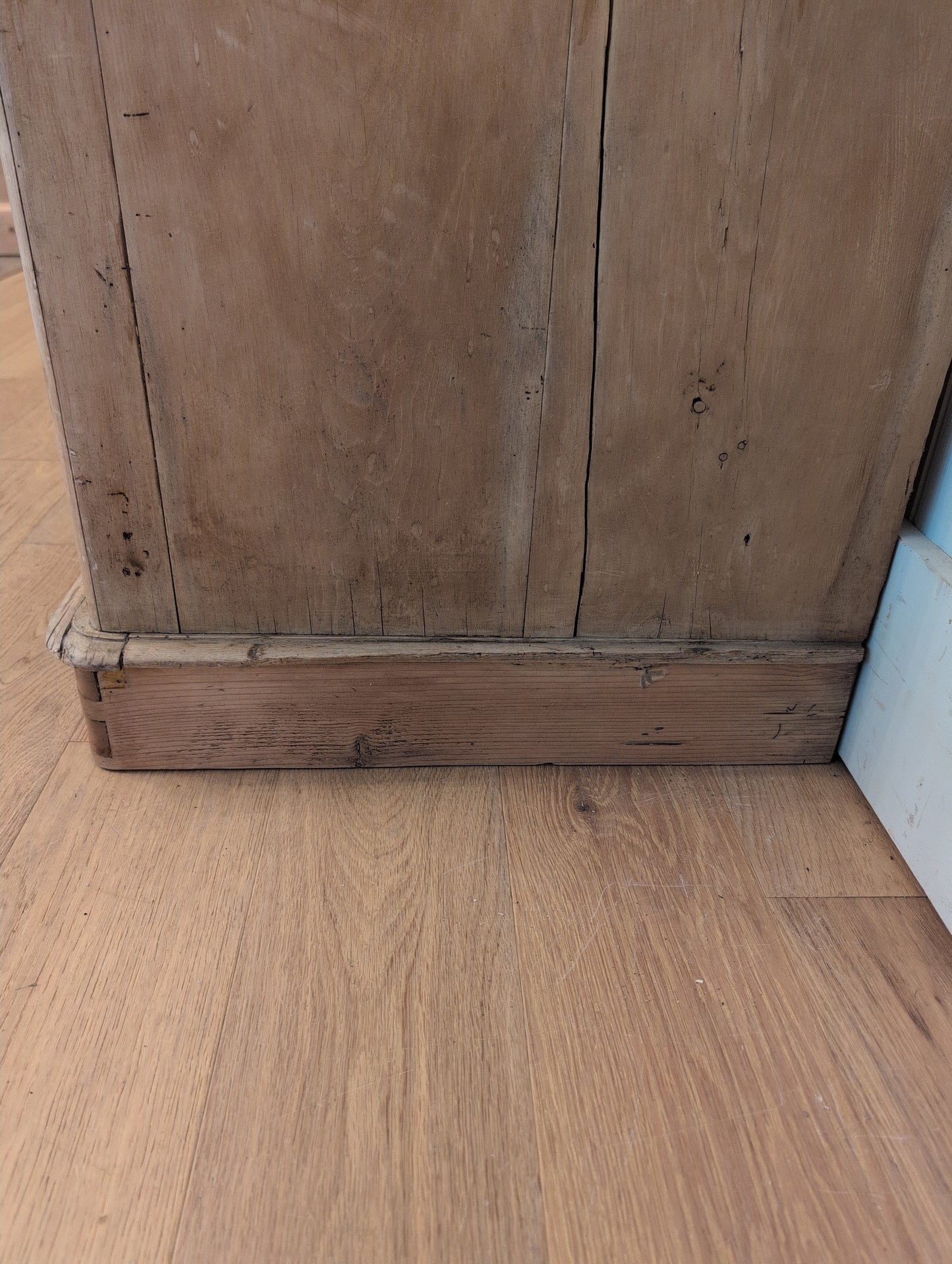 English Pine 2 Over 4 Chest