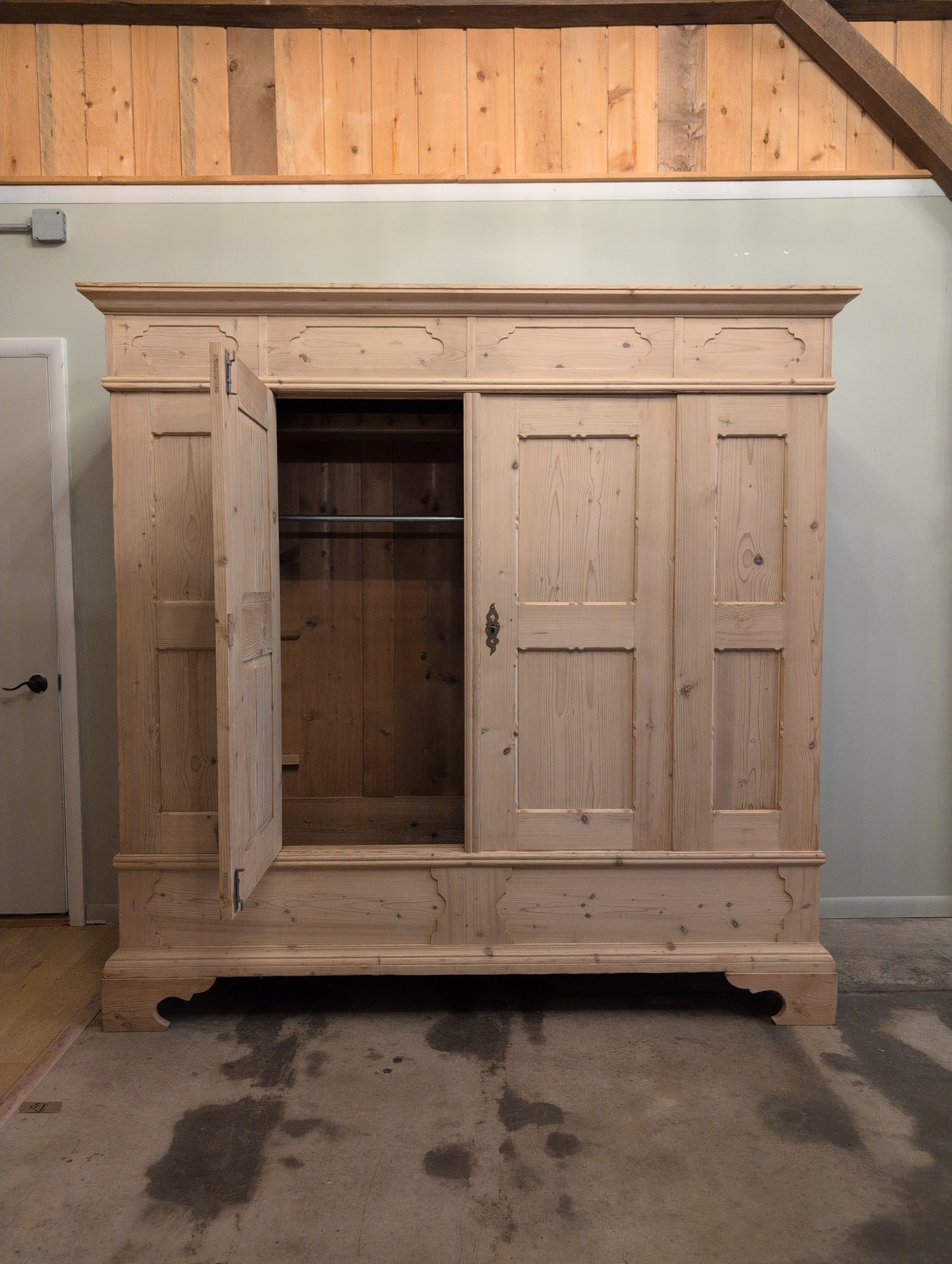 Grand Stripped Pine German Wardrobe