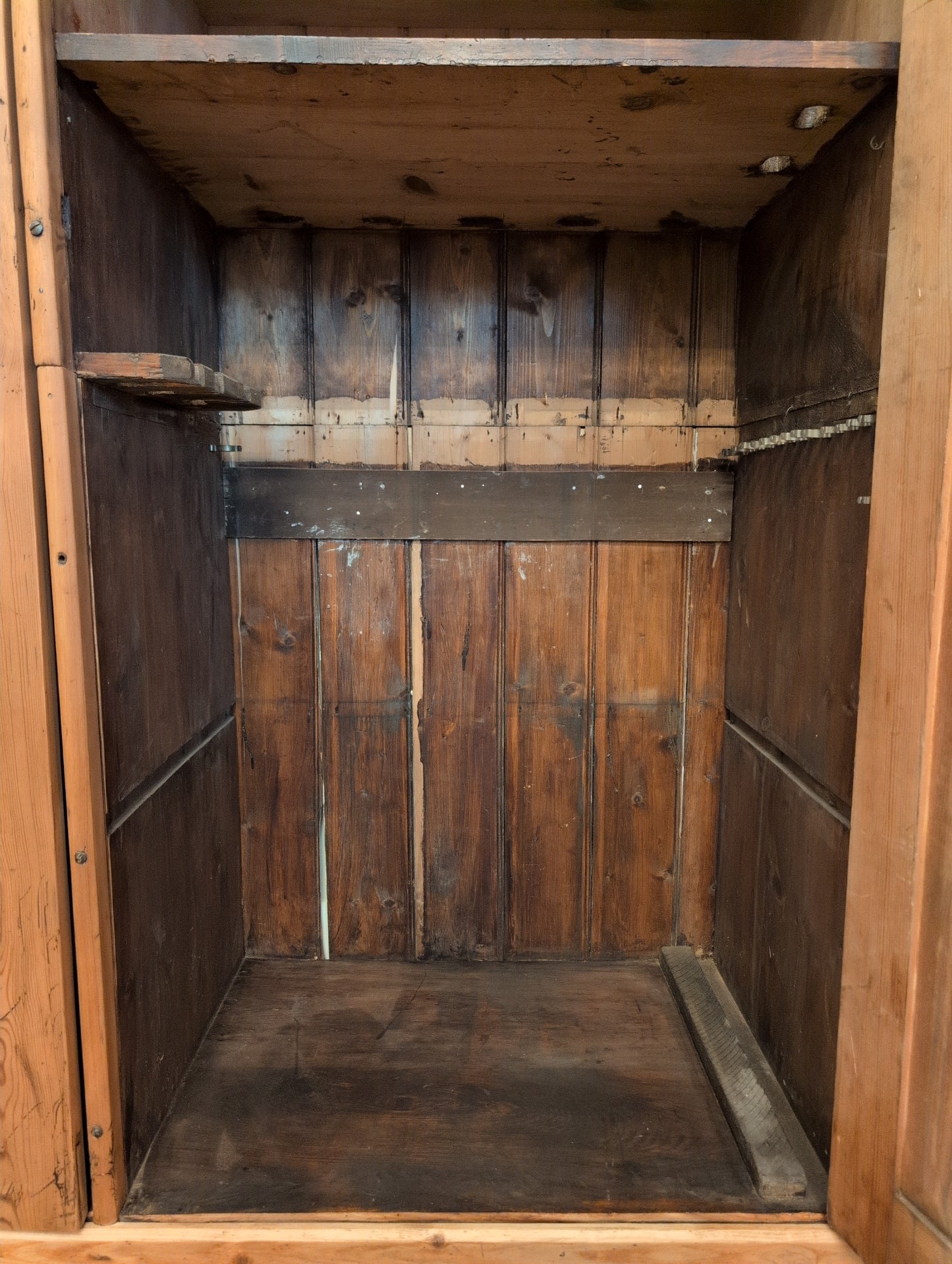 Country House Cloak Closet