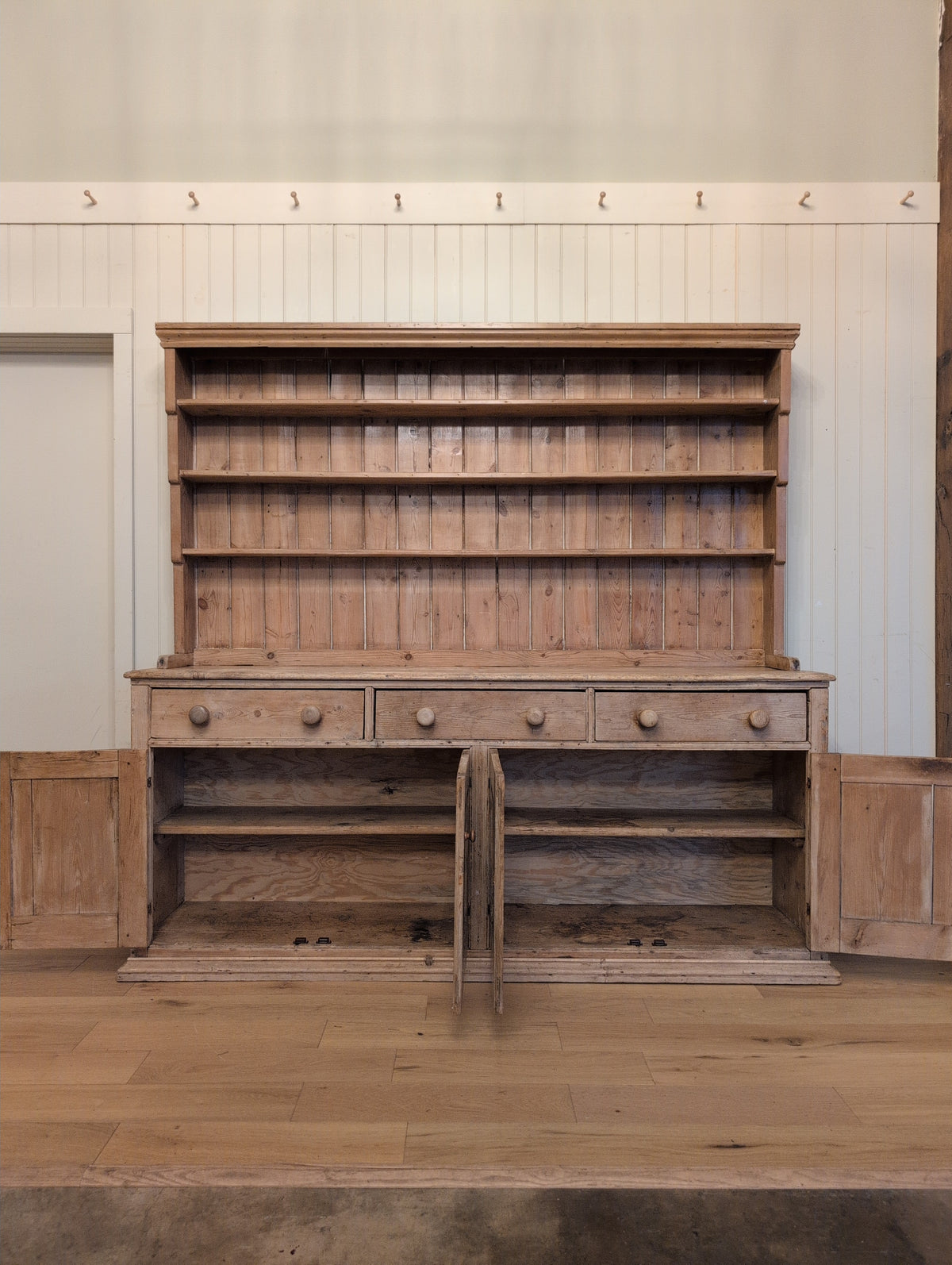 English Rustic Pine Hutch