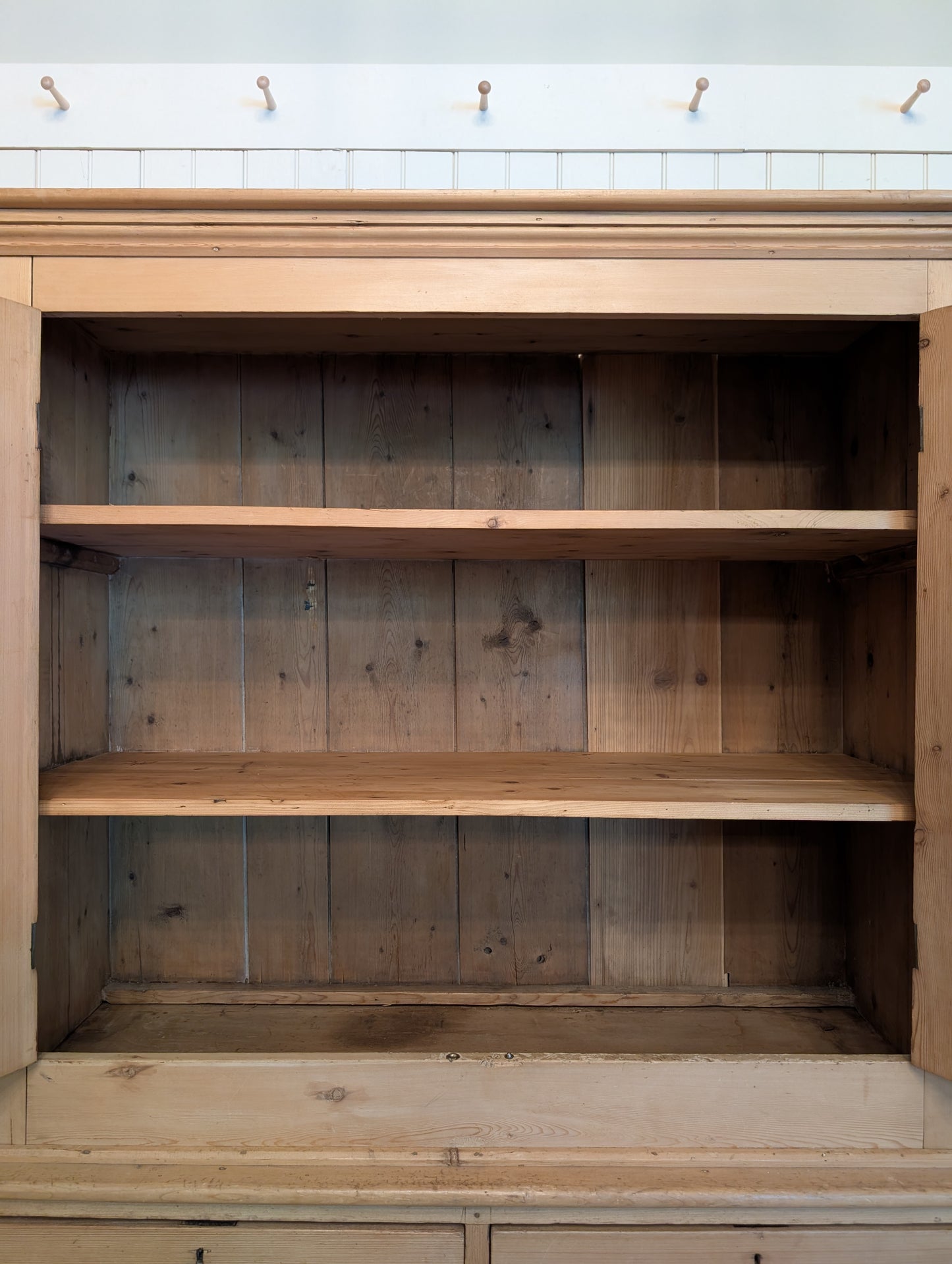 Mellow Pine Linen Press