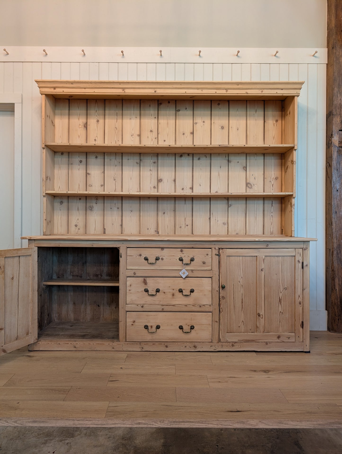 7ft+ Graduated Shelving Pine Hutch
