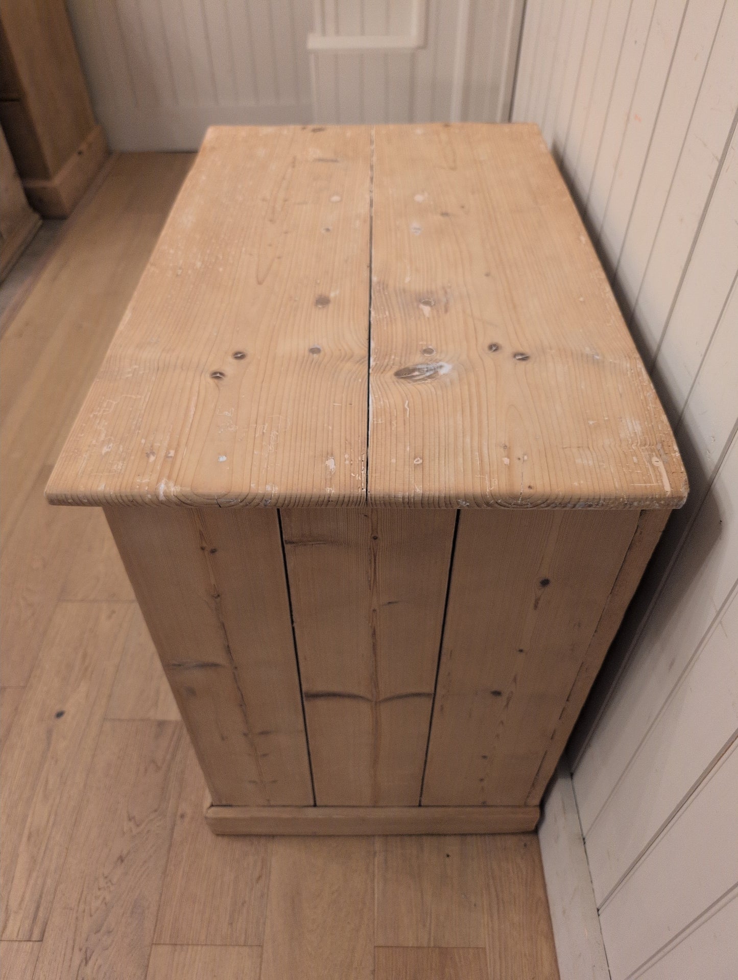 English Pine 2 Drawer Chest