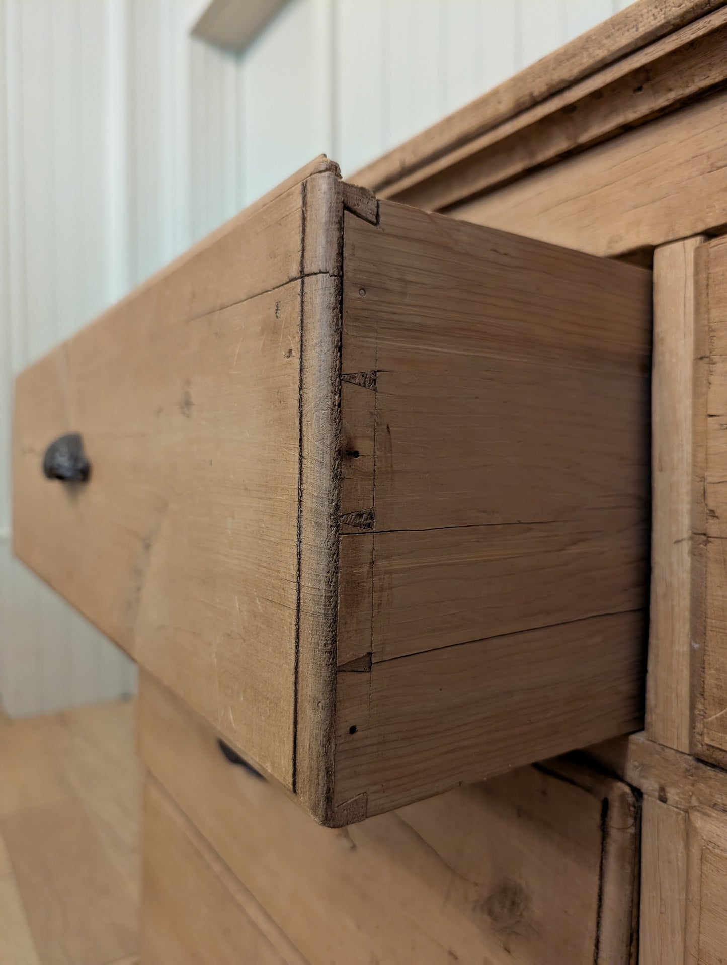 Bank of 6 Drawers