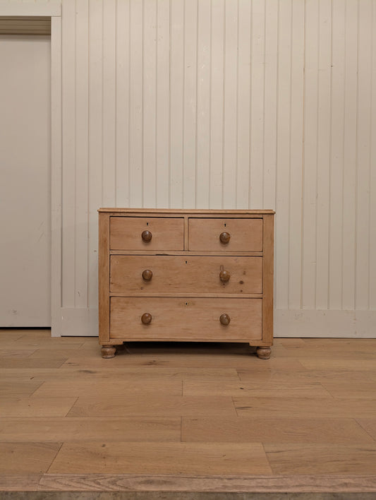 Stout Pine 2 Over 2 Chest