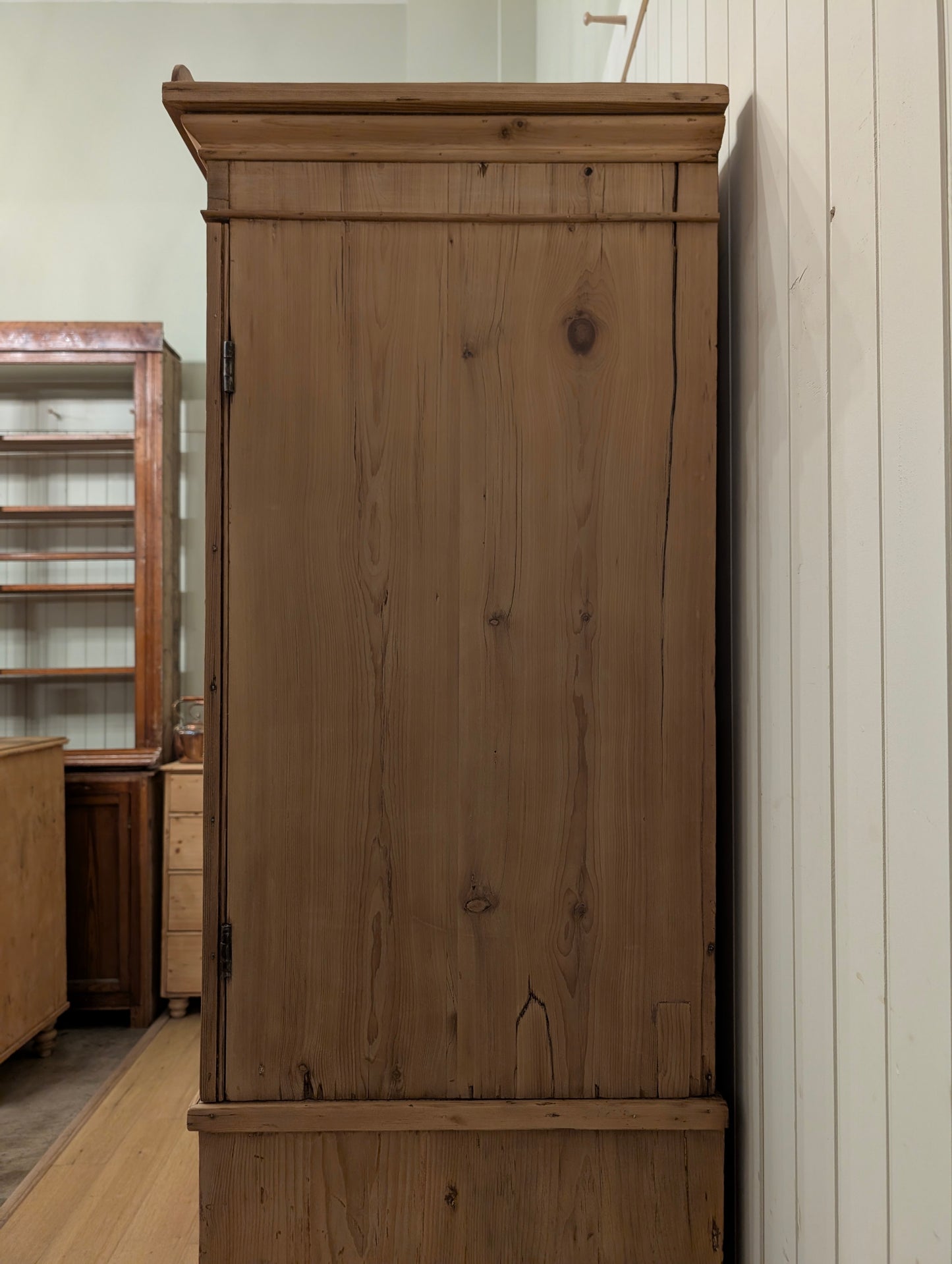English Pine Linen Press
