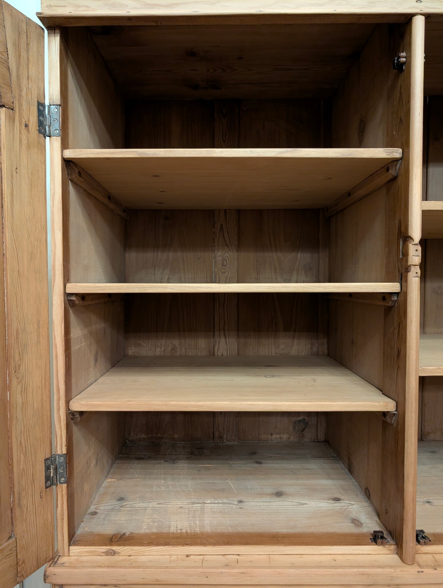 English Pine Linen Press