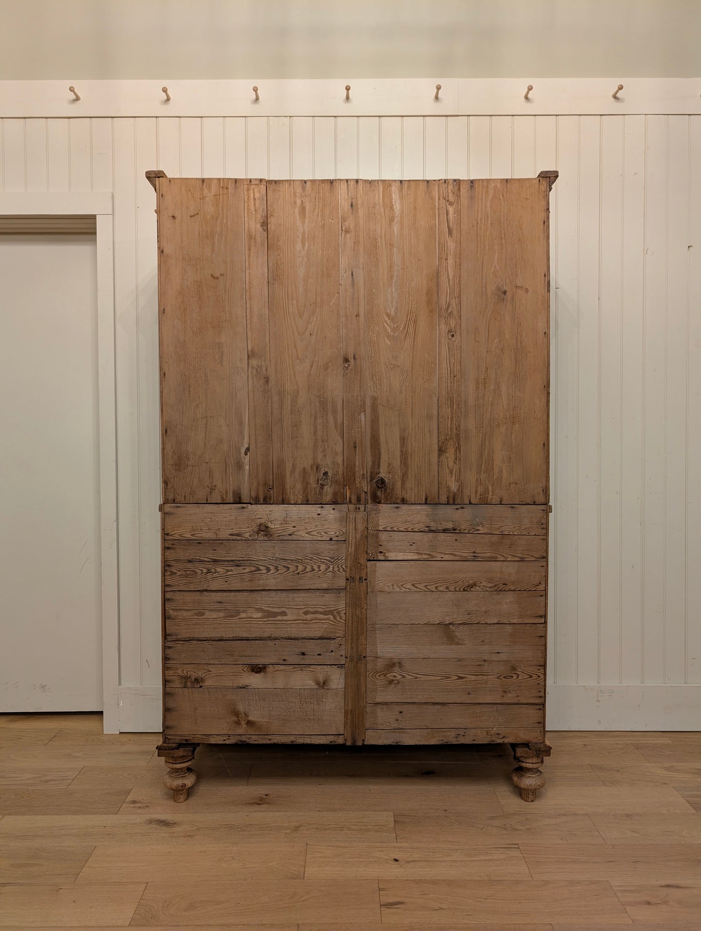 English Pine Linen Press