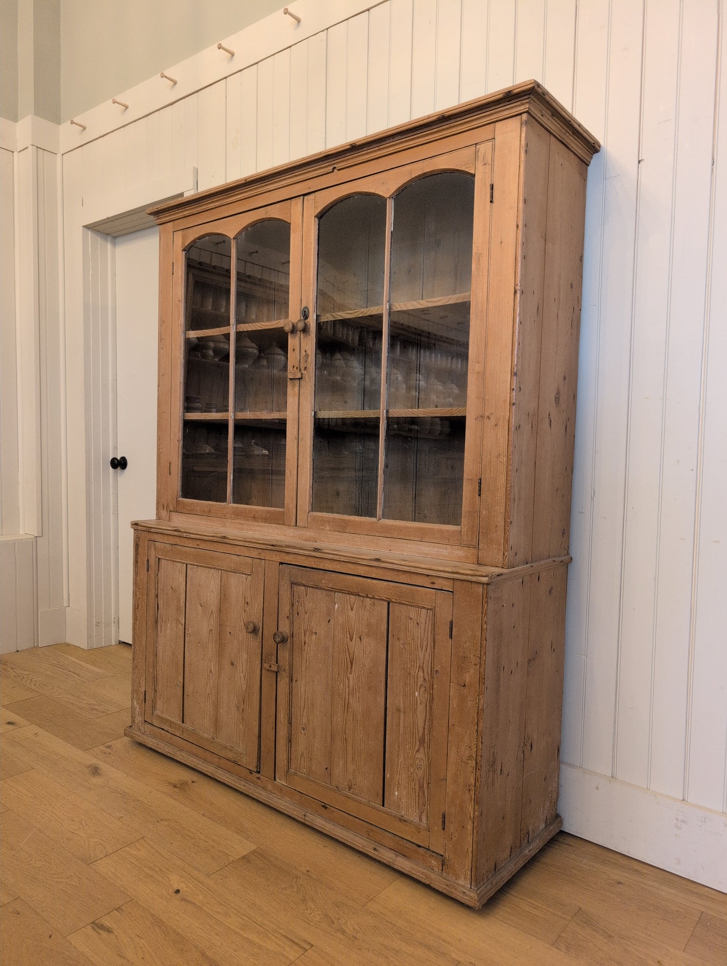 Glazed Double Arch Dresser