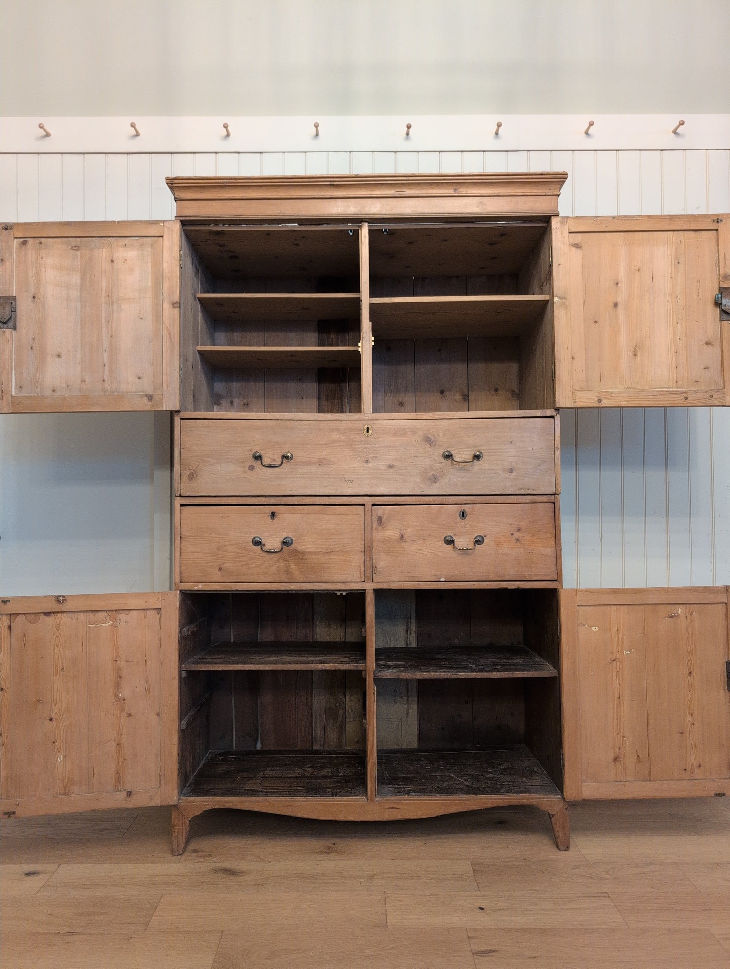 Georgian Pine Linen Press
