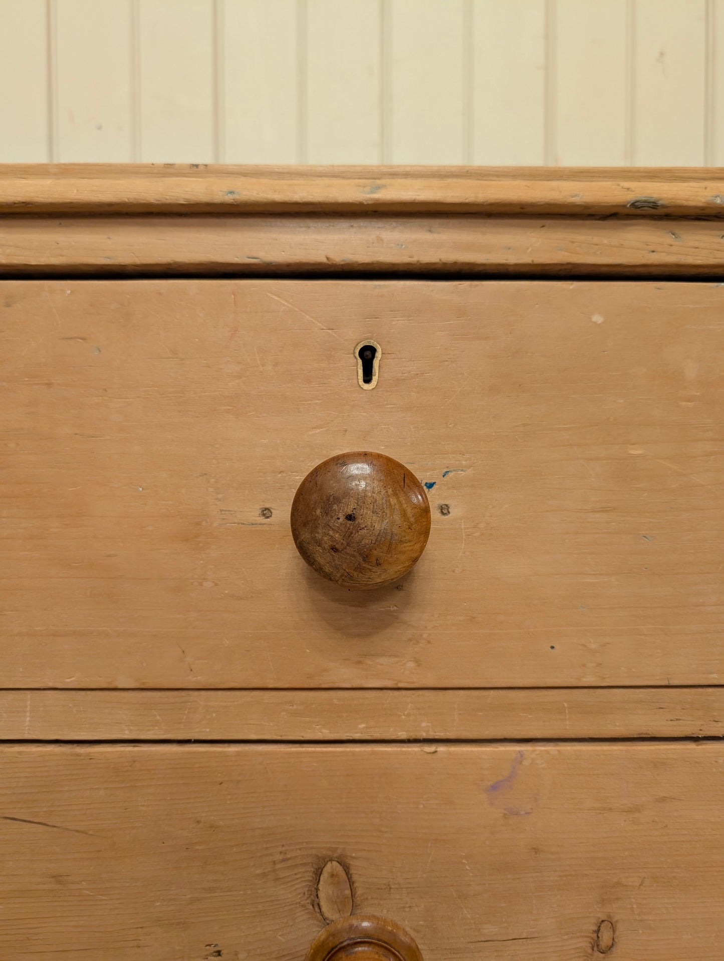 Stout Pine 2 Over 2 Chest