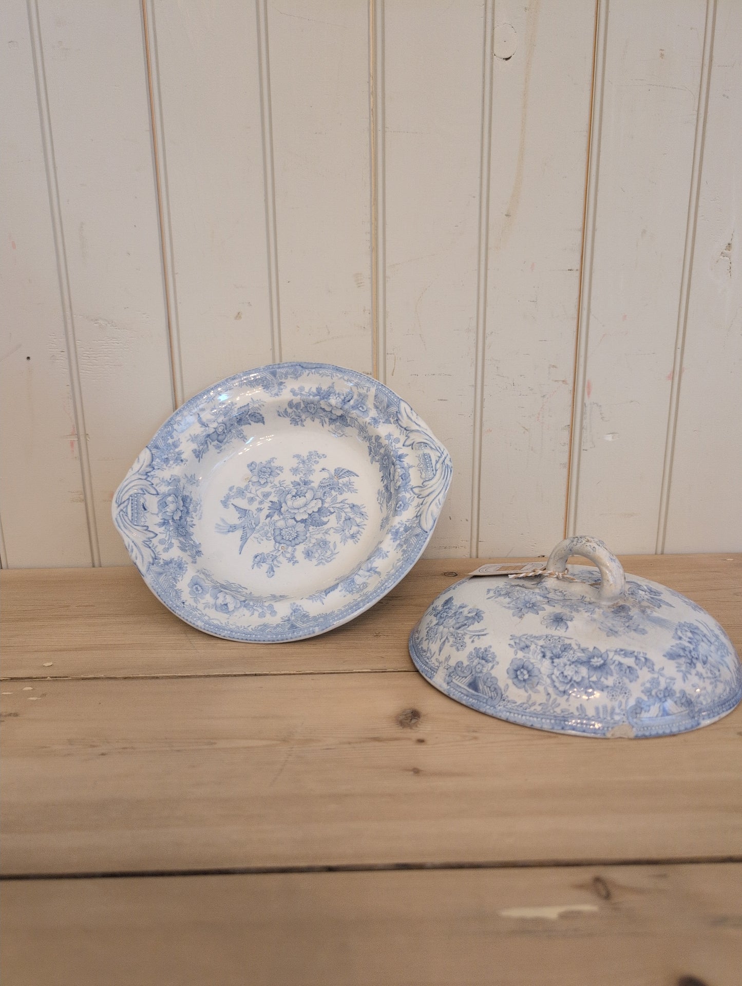 Asiatic Pheasant Round Tureen with Lid