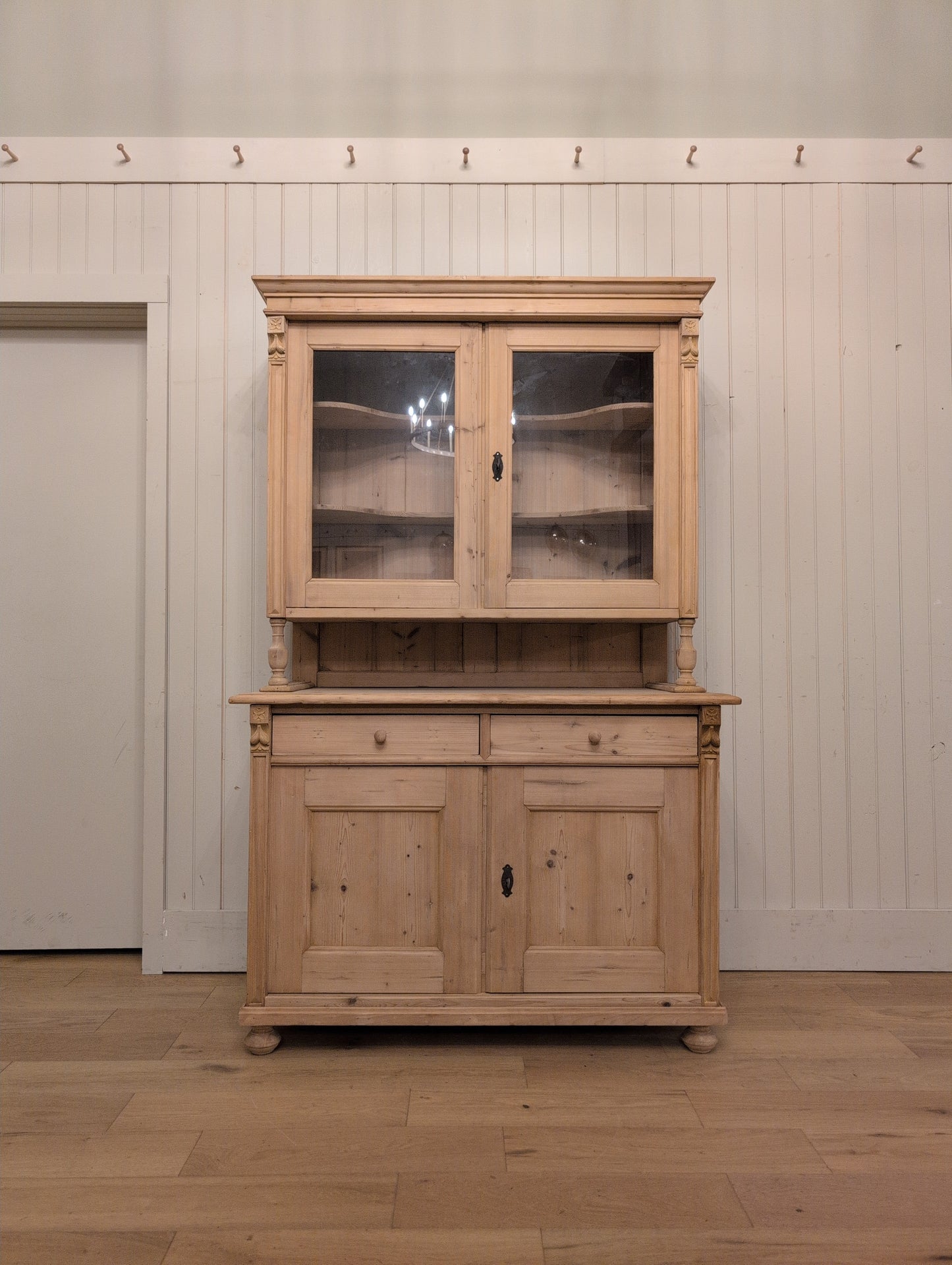 European Stripped Pine Hutch