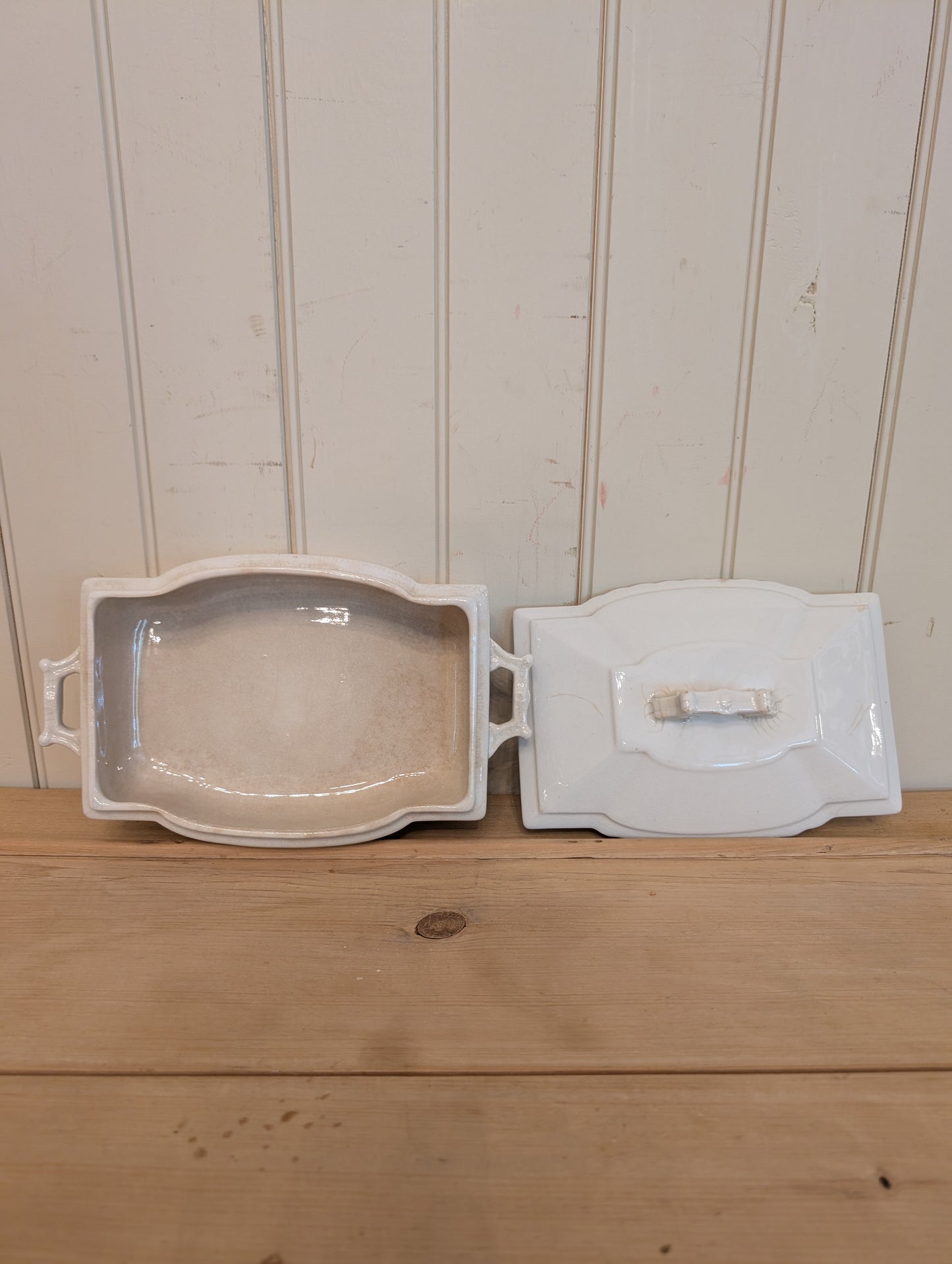 Johnson Brother Lidded Casserole Dish Large Stained