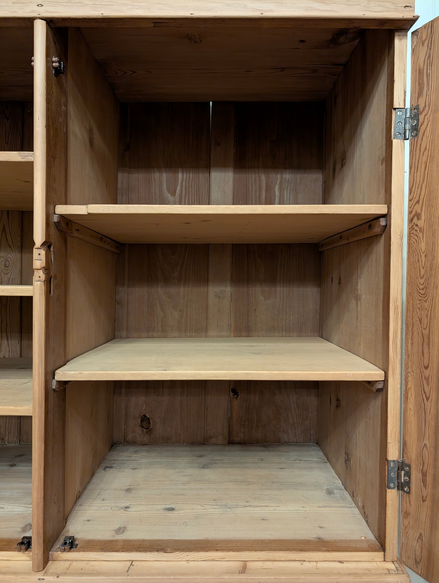 English Pine Linen Press