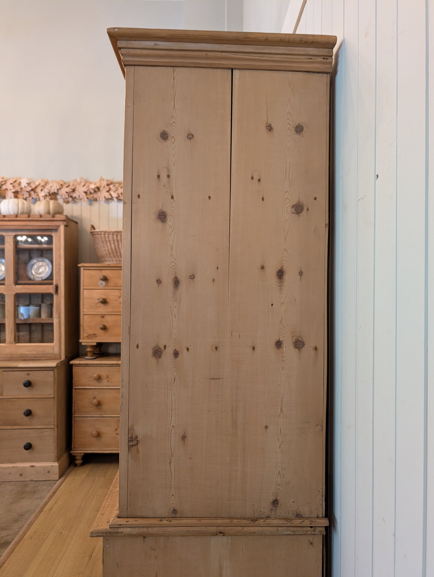 Mellow Pine Linen Press